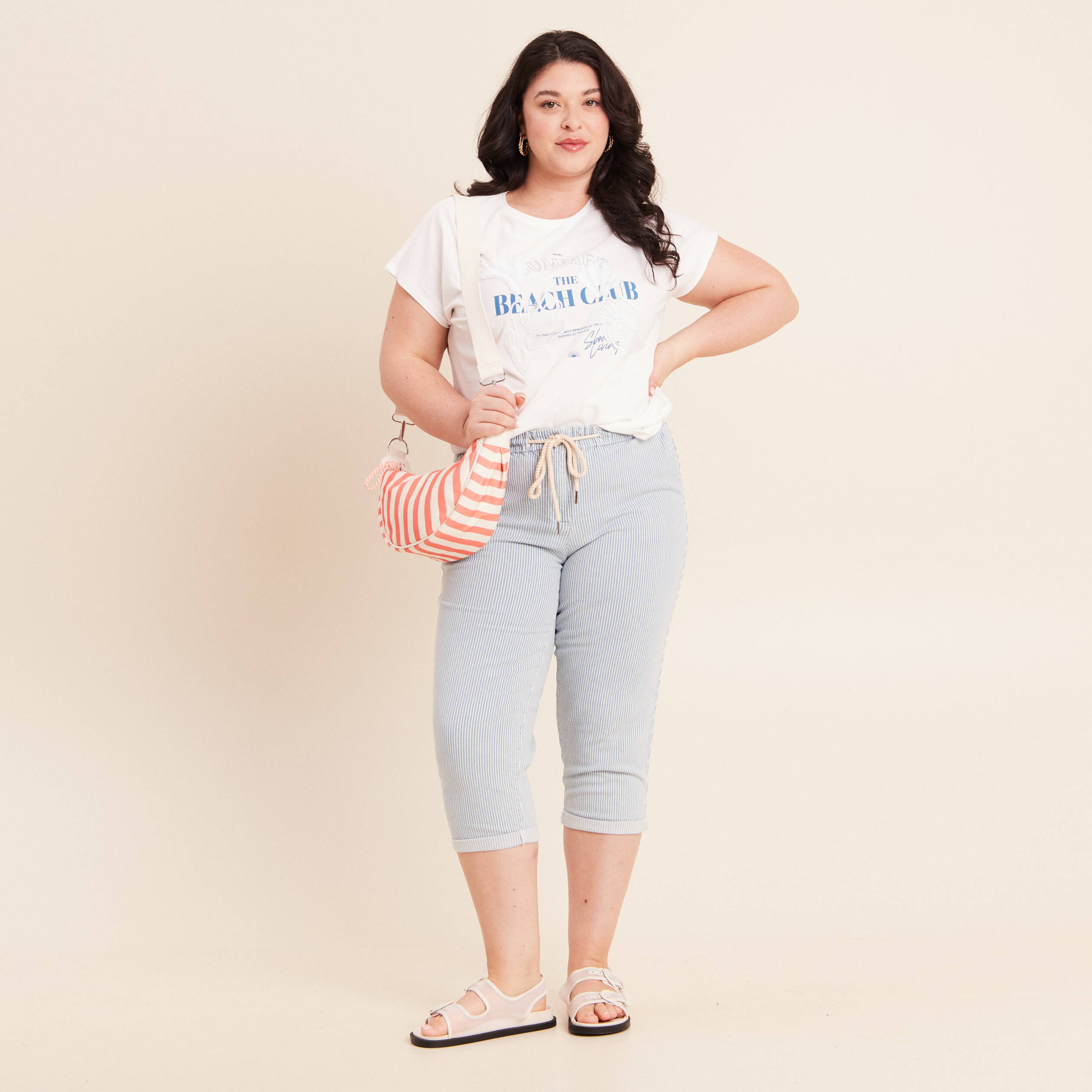 T-shirt col rond manches courtes brod&eacute; ecru femme