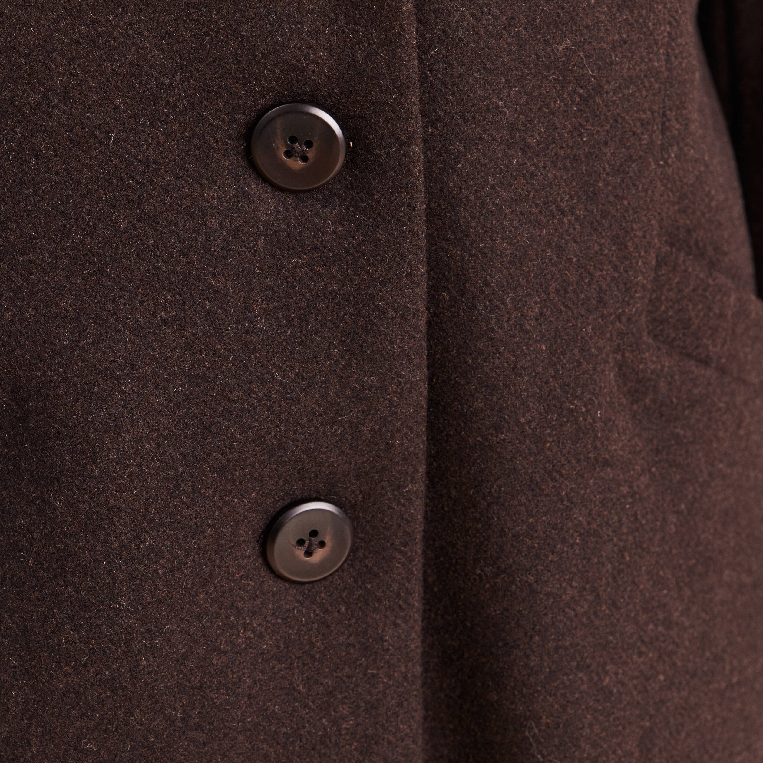 Manteau ajust&eacute; capuche amovible marron fonc&eacute; femme