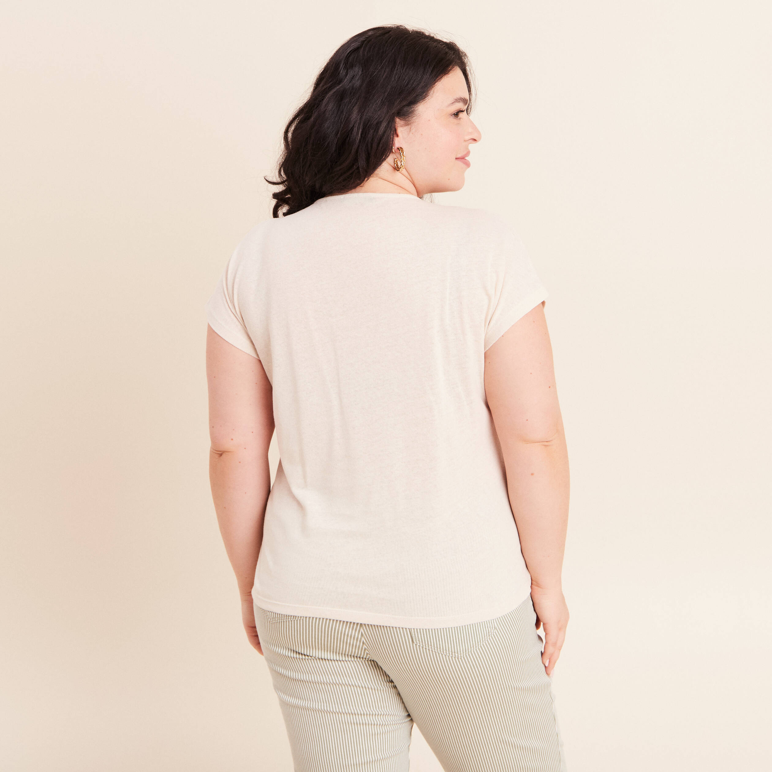 T-shirt col v manches courtes aspect lin beige femme