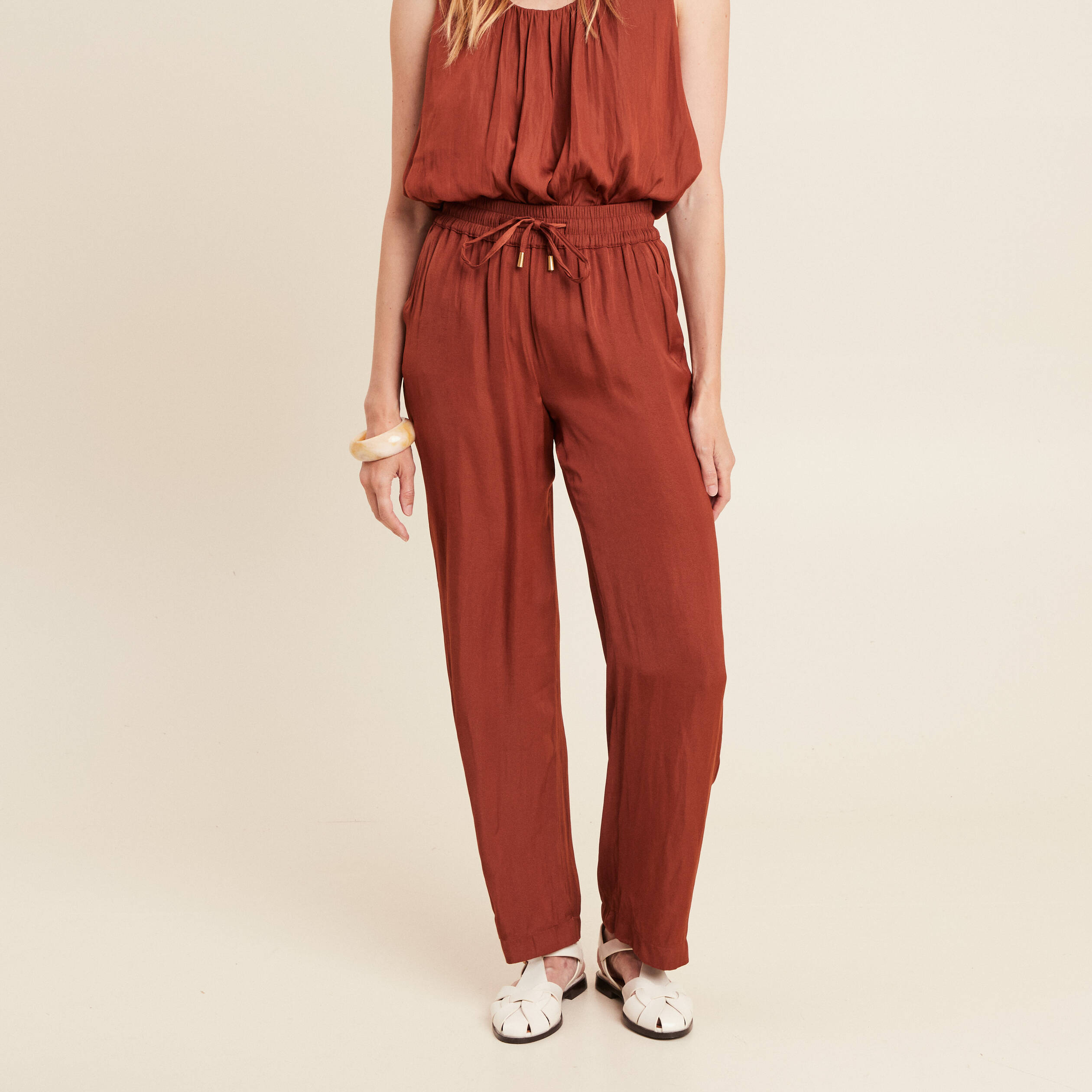 Pantalon coupe large taille haute marron fonc&eacute; femme