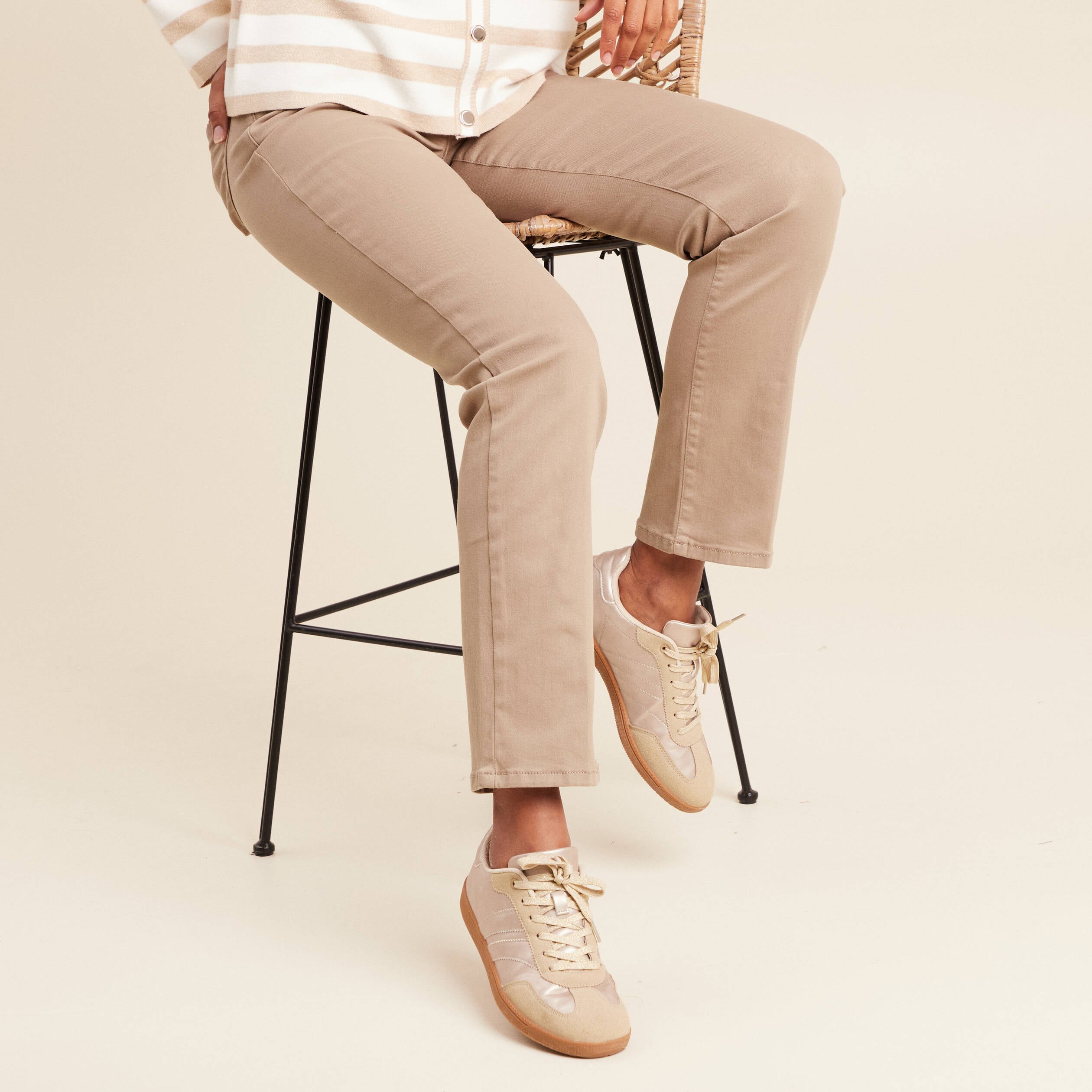 Pantalon magique L'Unique effet brillant taupe femme