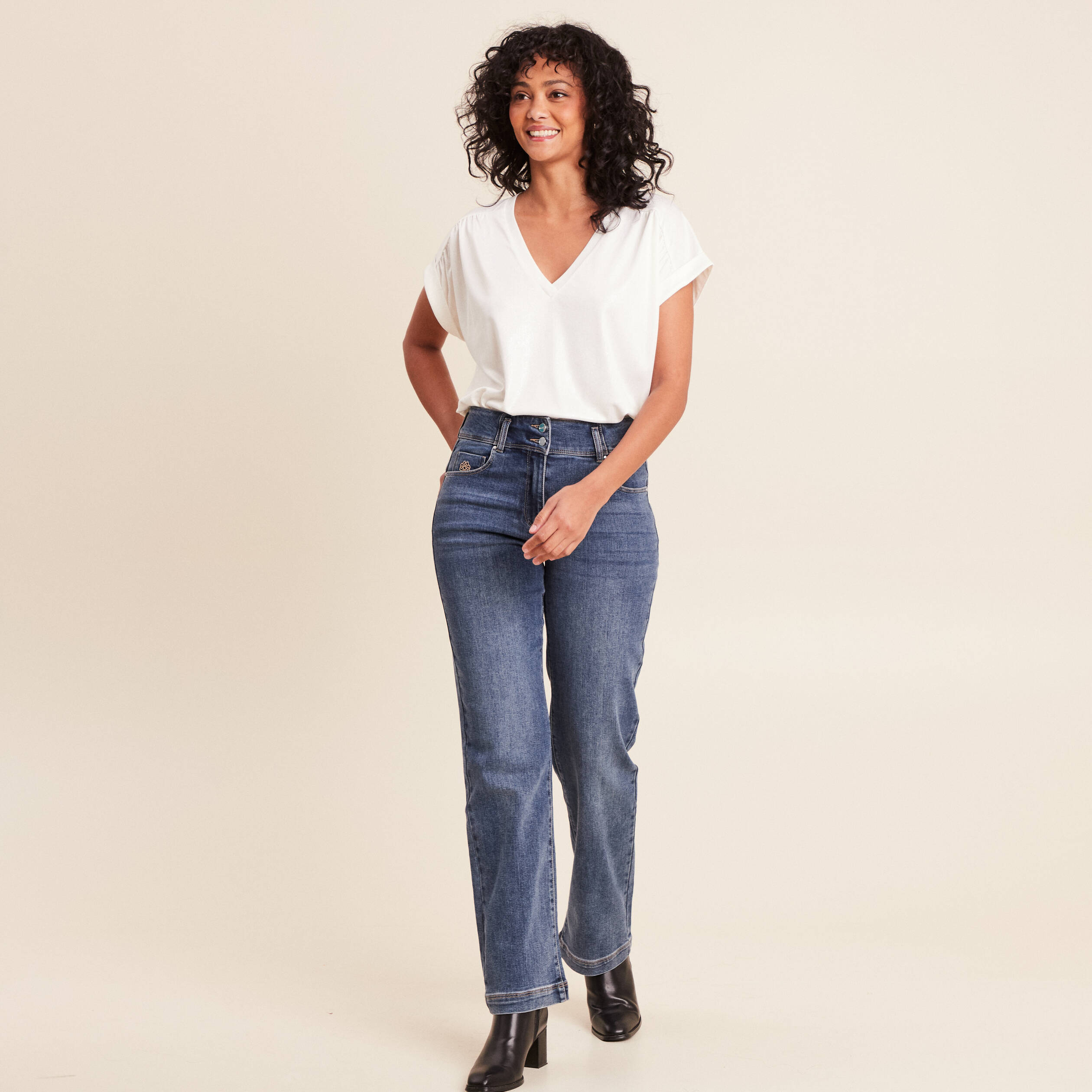 T-shirt col v manches courtes brillant ecru femme