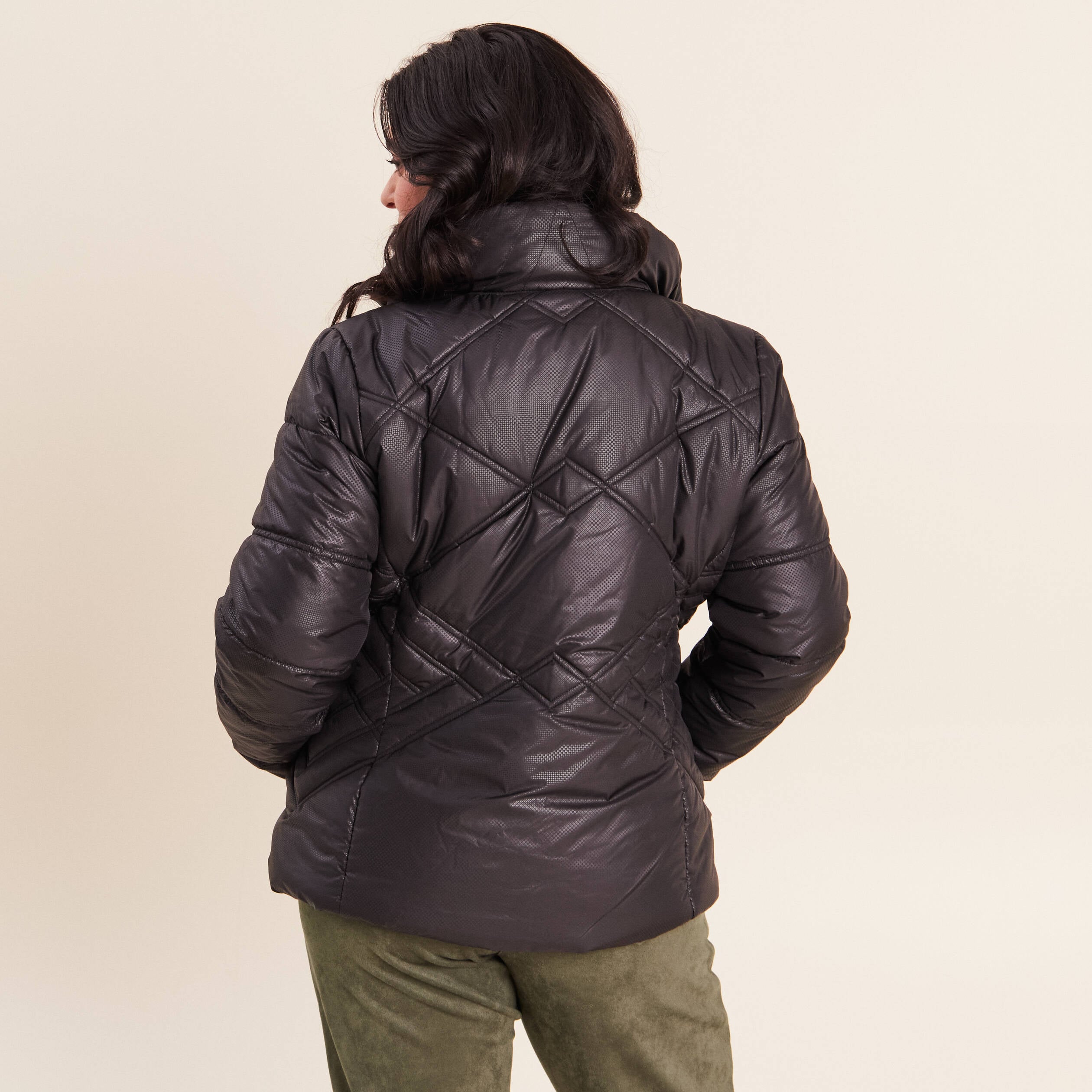 Doudoune cintr&eacute;e avec capuche noir femme