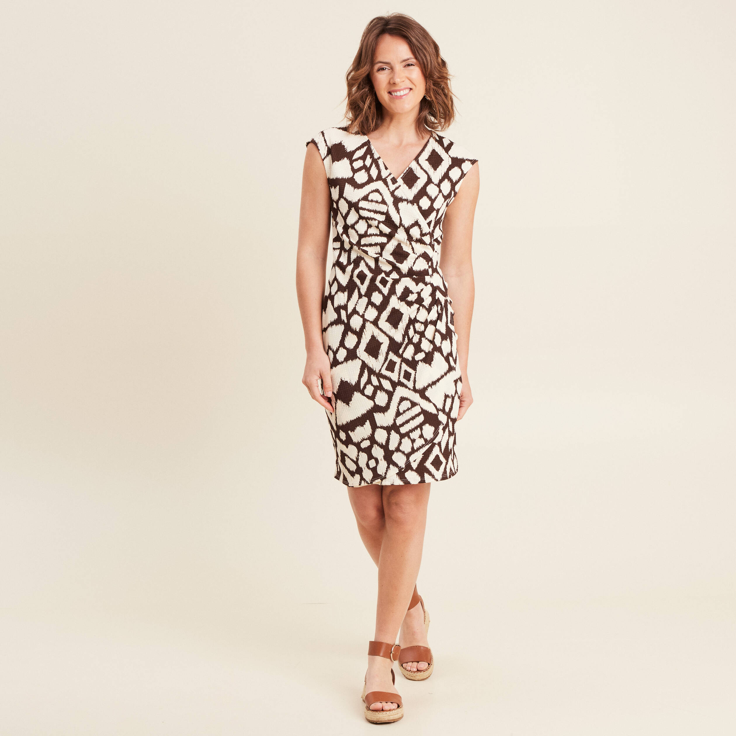 Robe ajustée courte marron femme