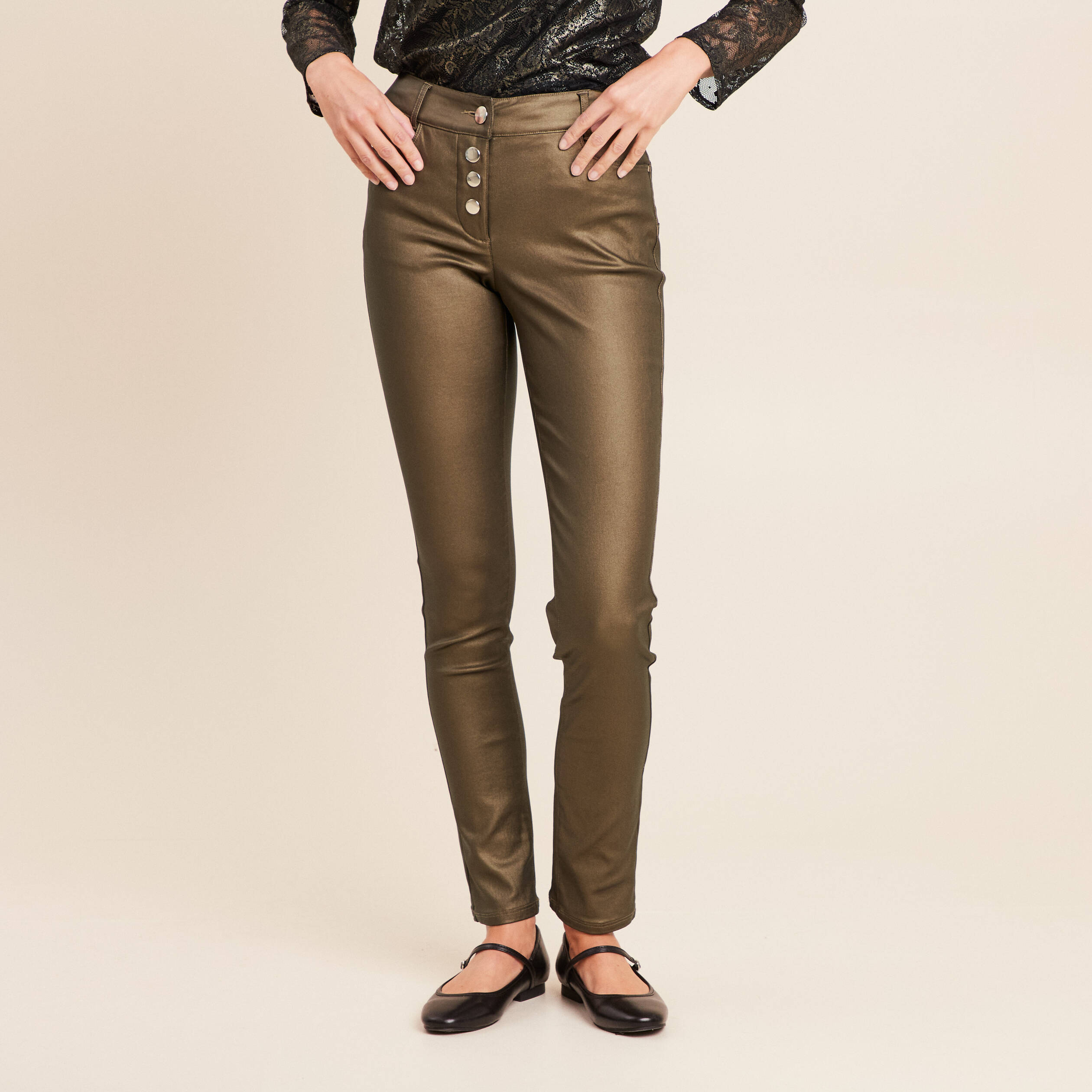 Pantalon ajust&eacute; taille bascul&eacute;e enduit vert kaki femme
