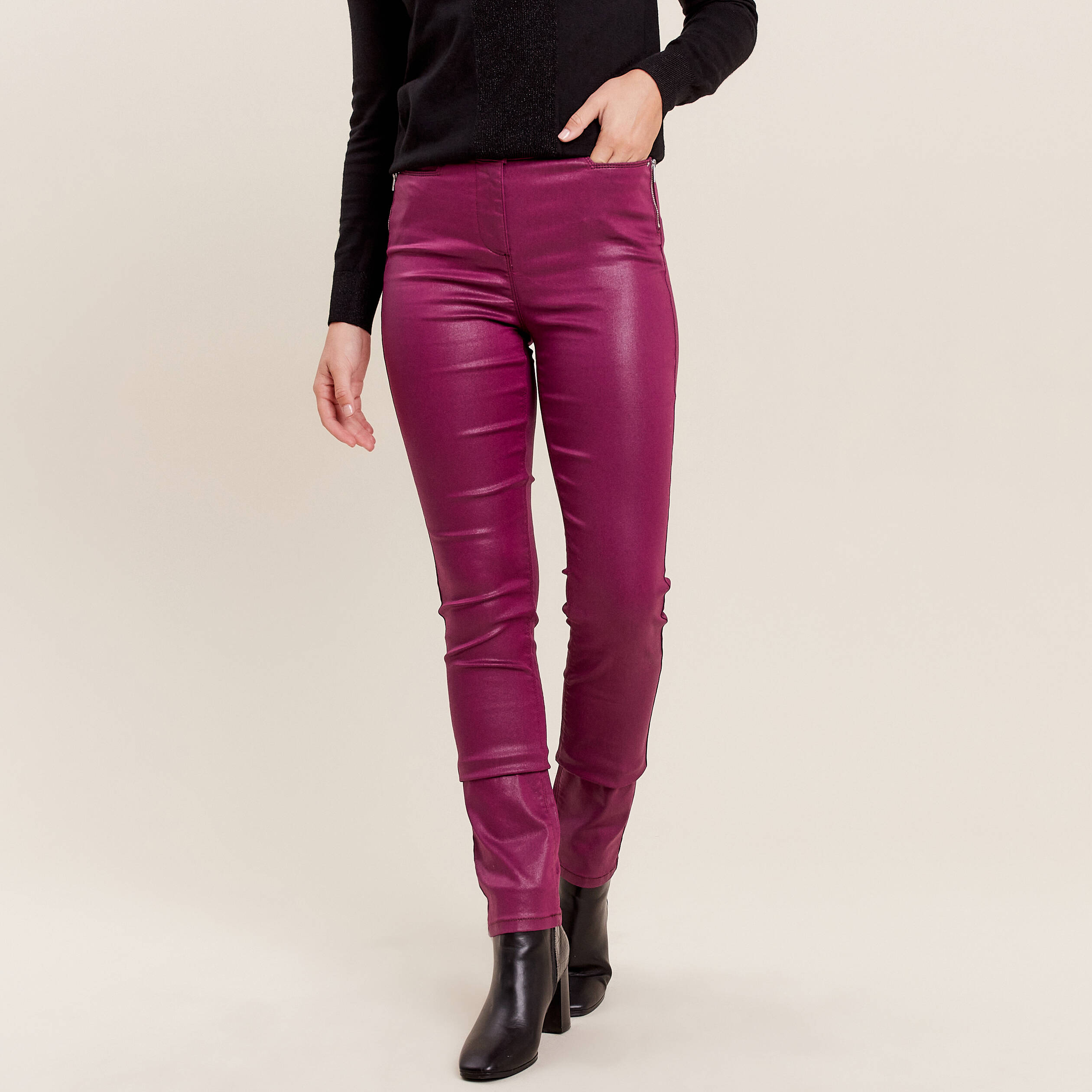 Pantalon ajusté enduit prune femme