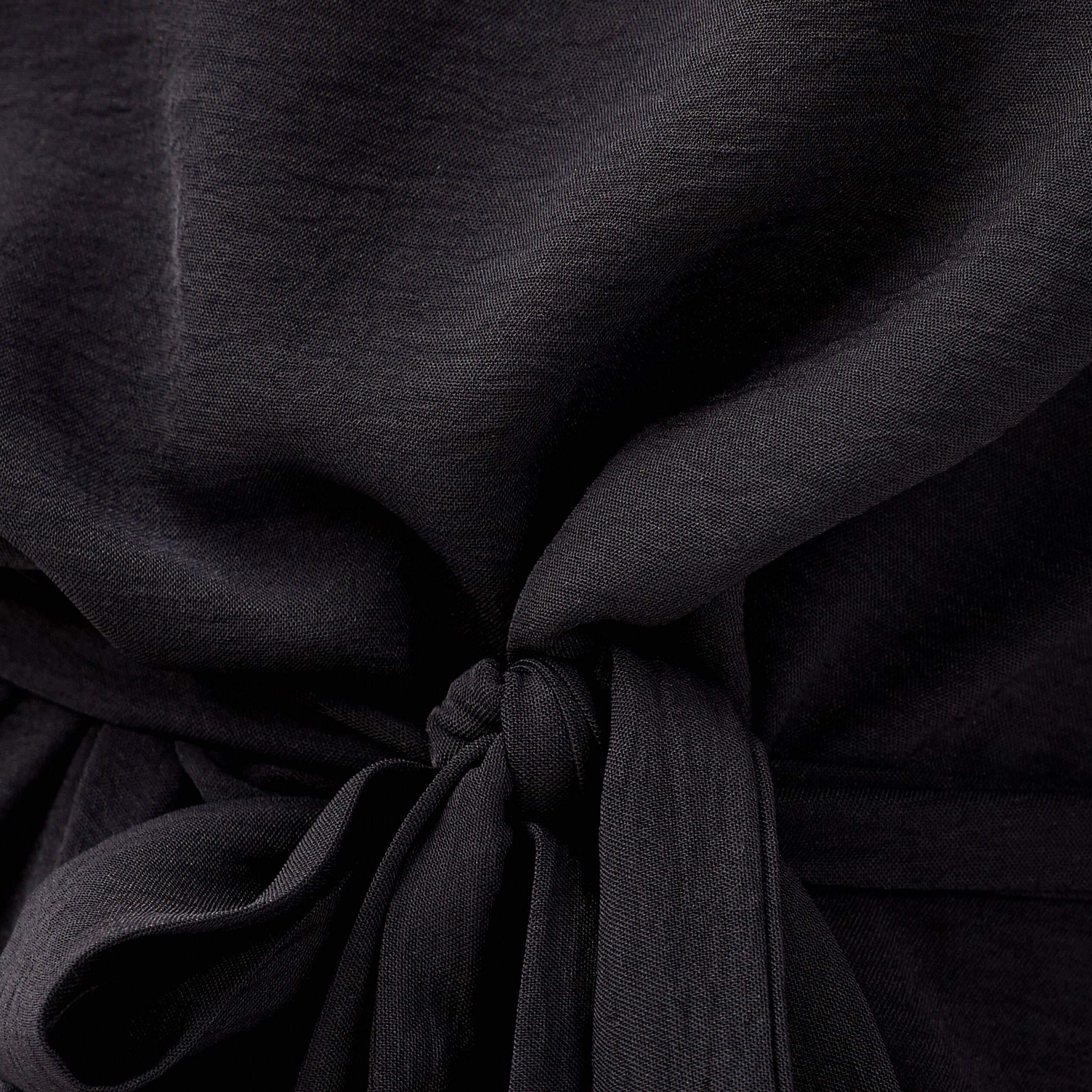 Robe longue droite ceinturée noir femme