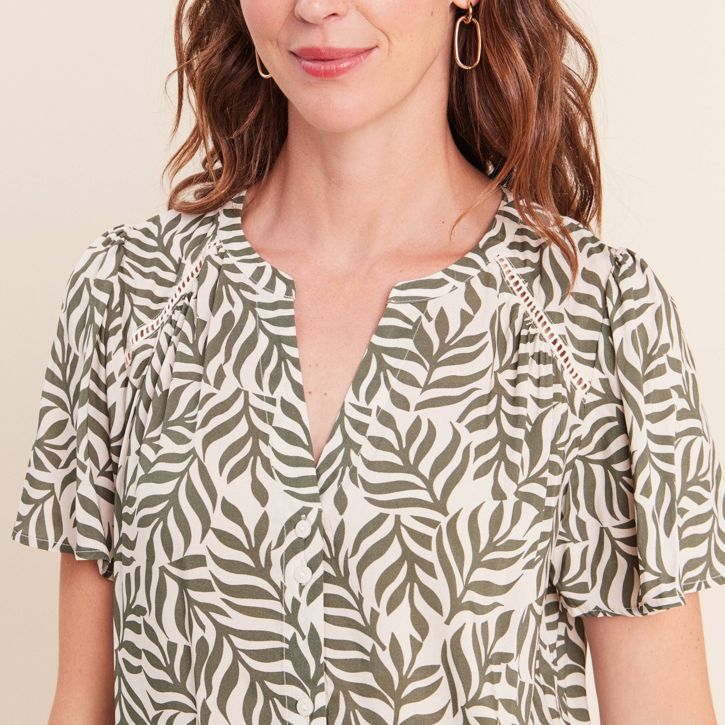 Blouse col v manches courtes fluide vert femme