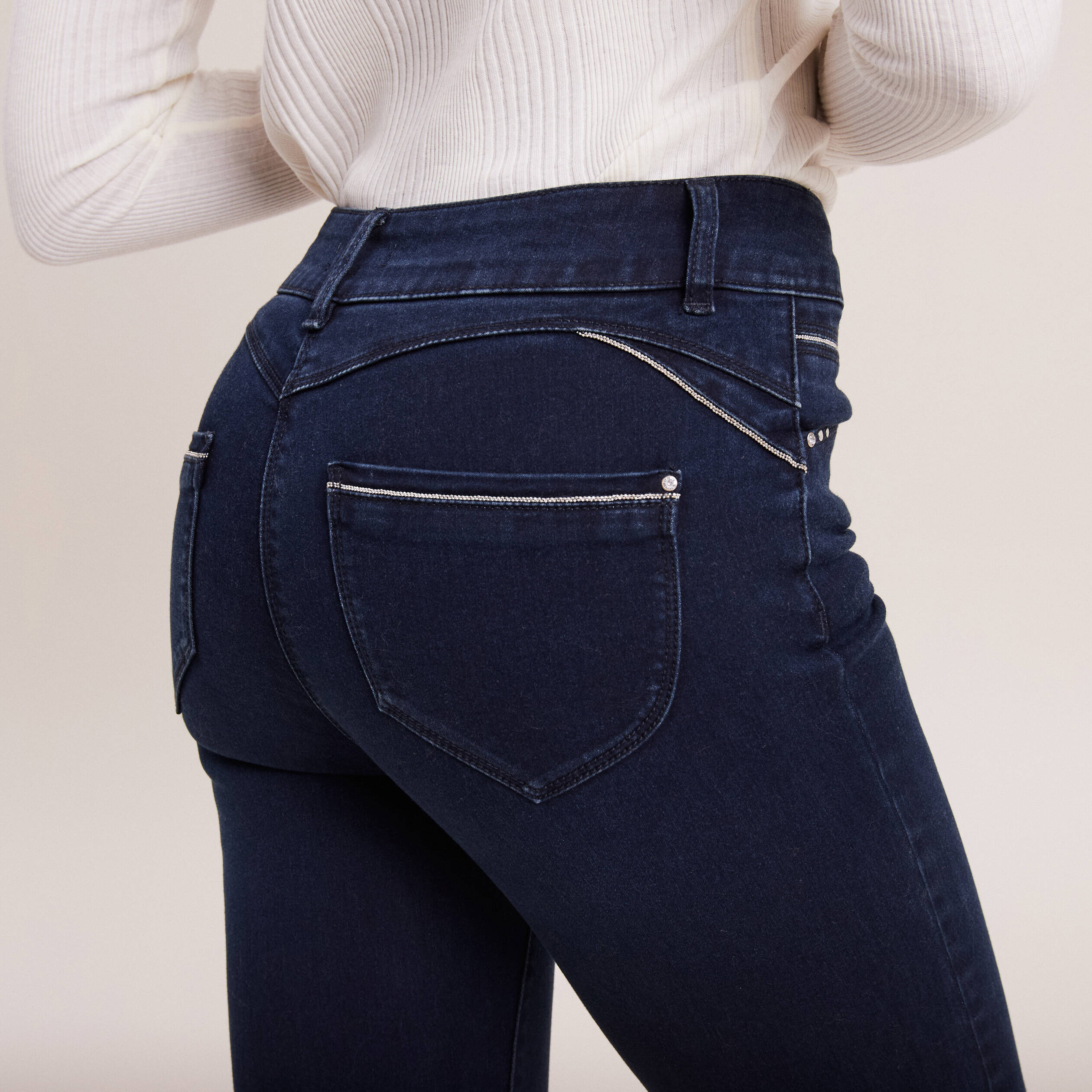 Jean coupe ajust&eacute;e 7/8&egrave;me taille haute denim brut femme