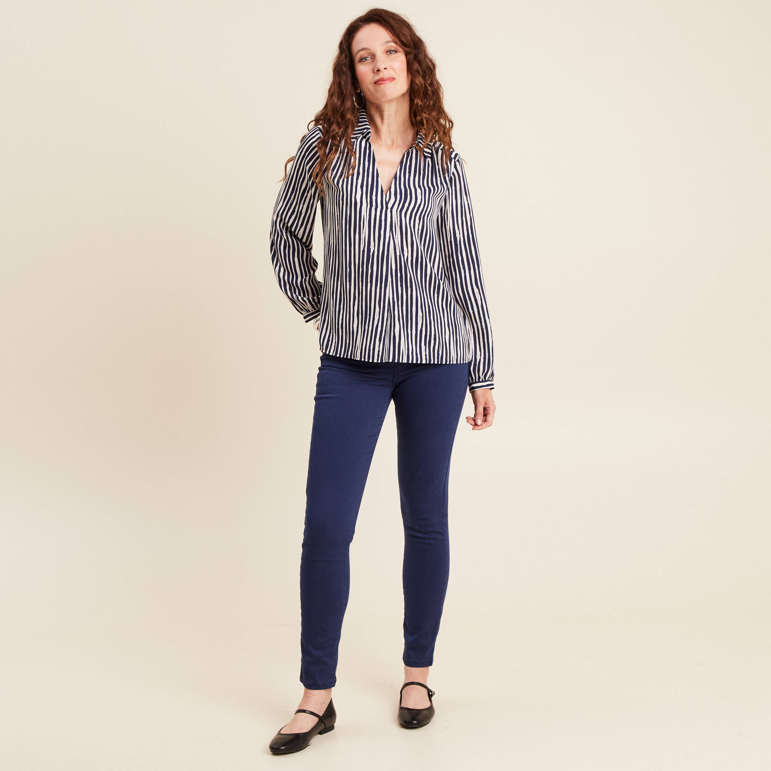 Jean magique L'Unique coupe ajust&eacute;e bleu marine femme