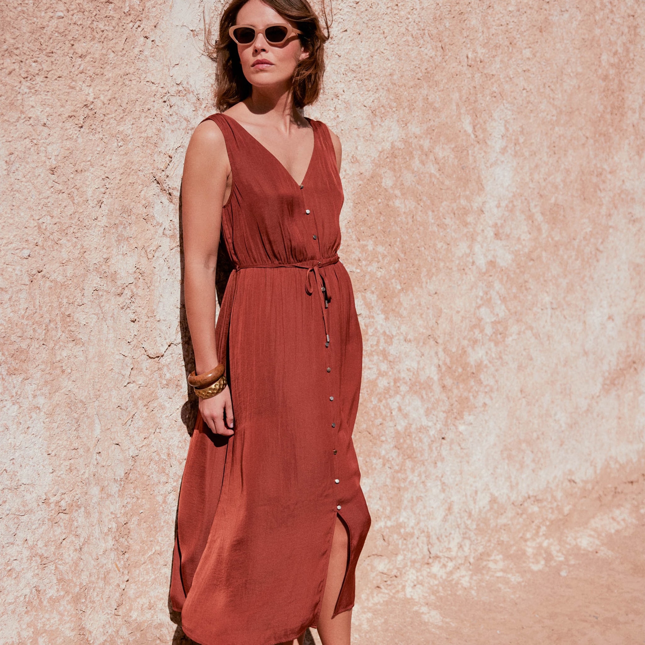 Robe midi evasee satin marron fonce femme Breal