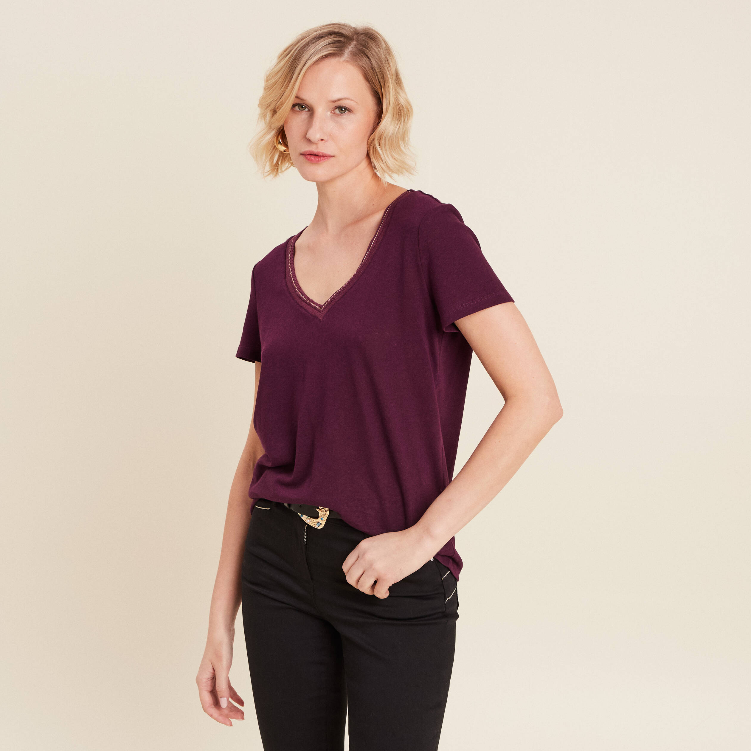 T-shirt manches courtes col en V violet foncé femme