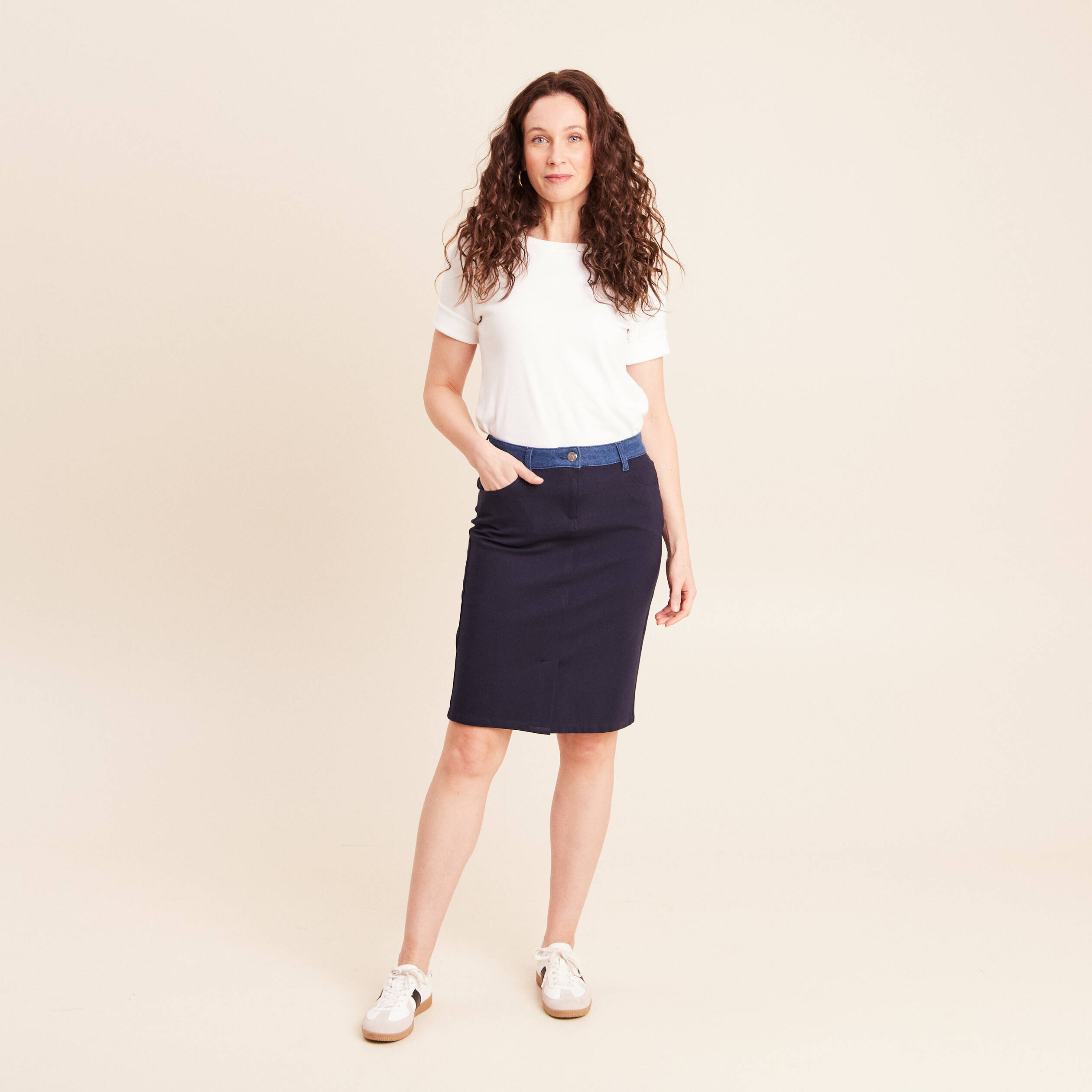 Jupe droite bi-mati&egrave;re bleu fonc&eacute; femme