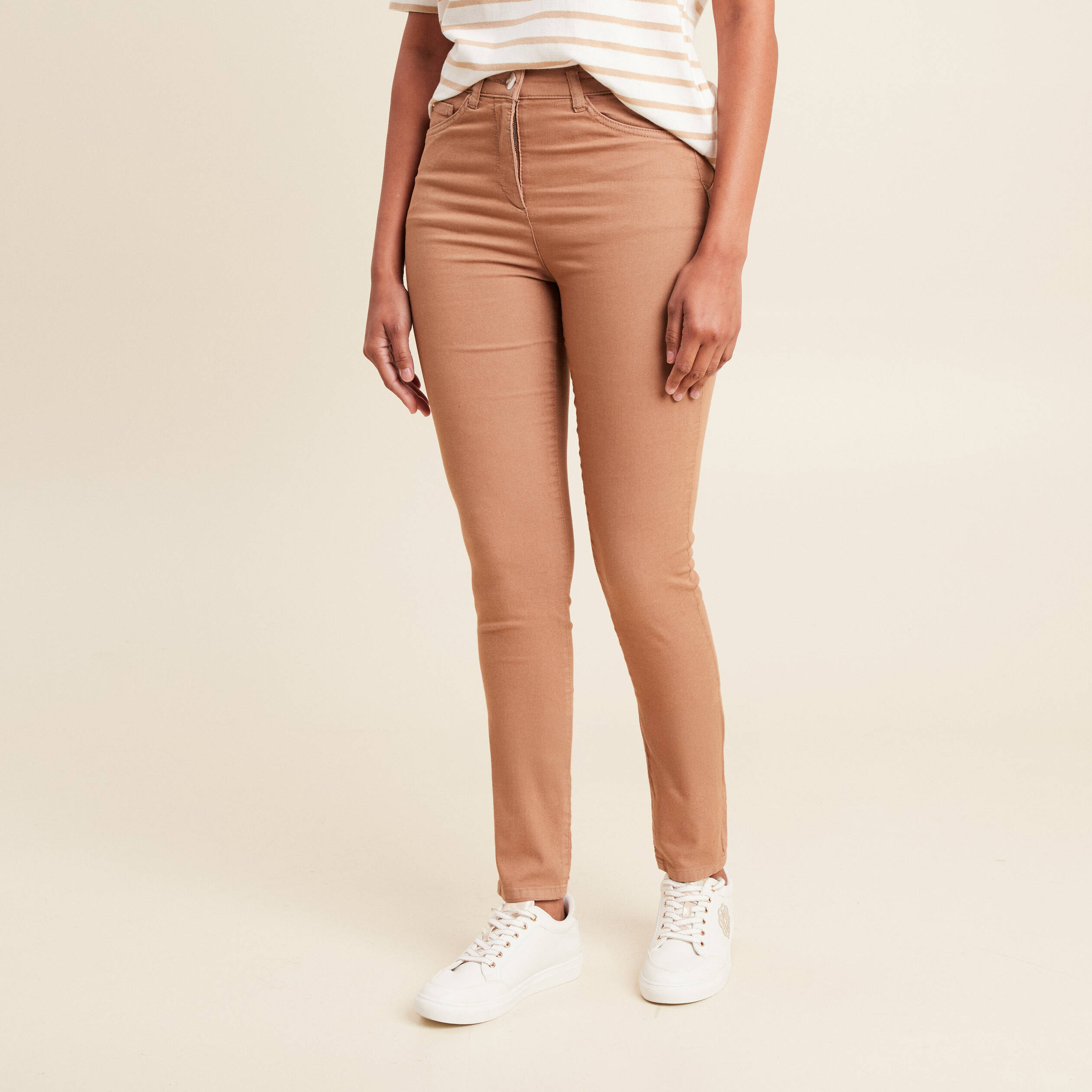 Pantalon magique Le L&eacute;ger coupe ajust&eacute;e marron femme