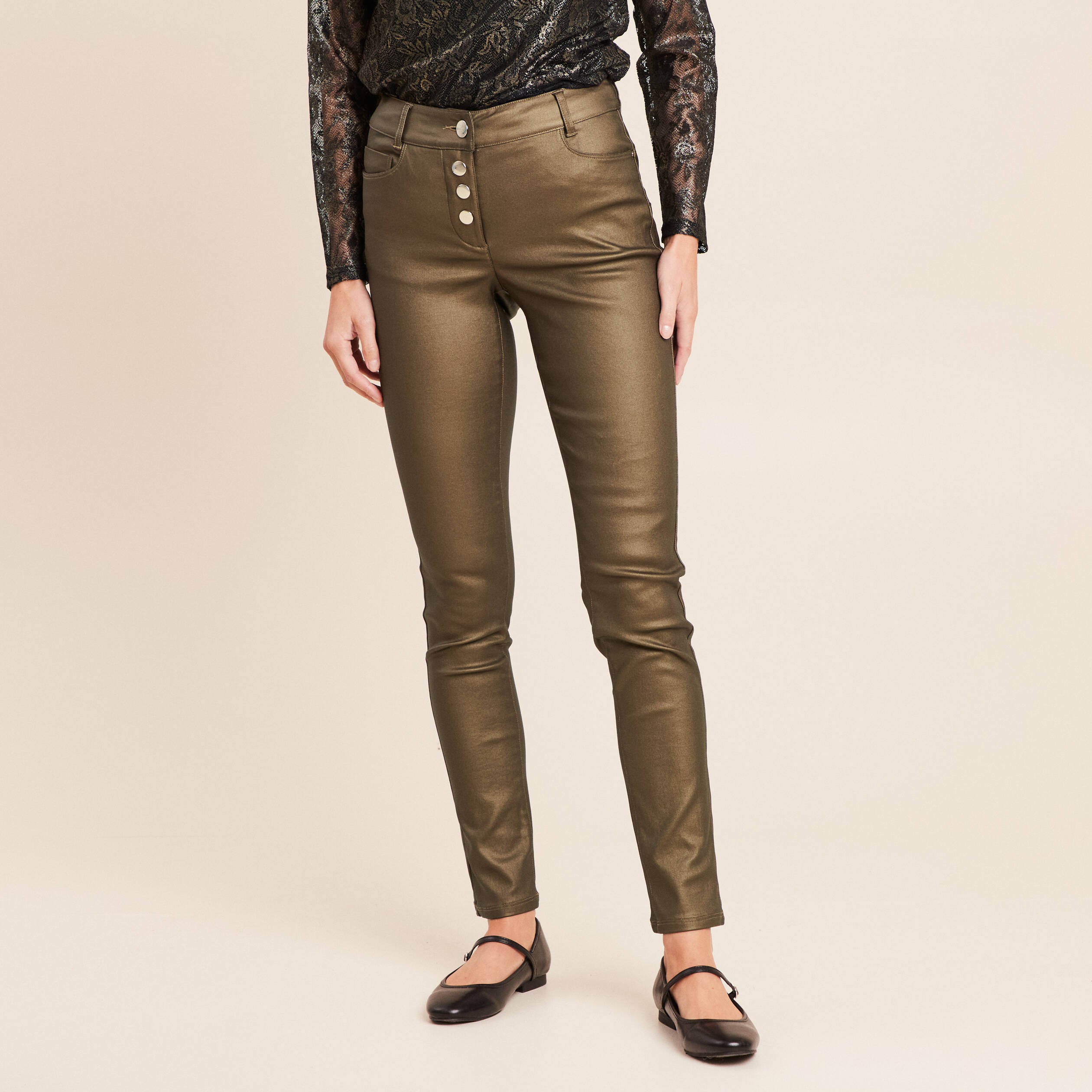 Pantalon ajust&eacute; taille bascul&eacute;e enduit vert kaki femme