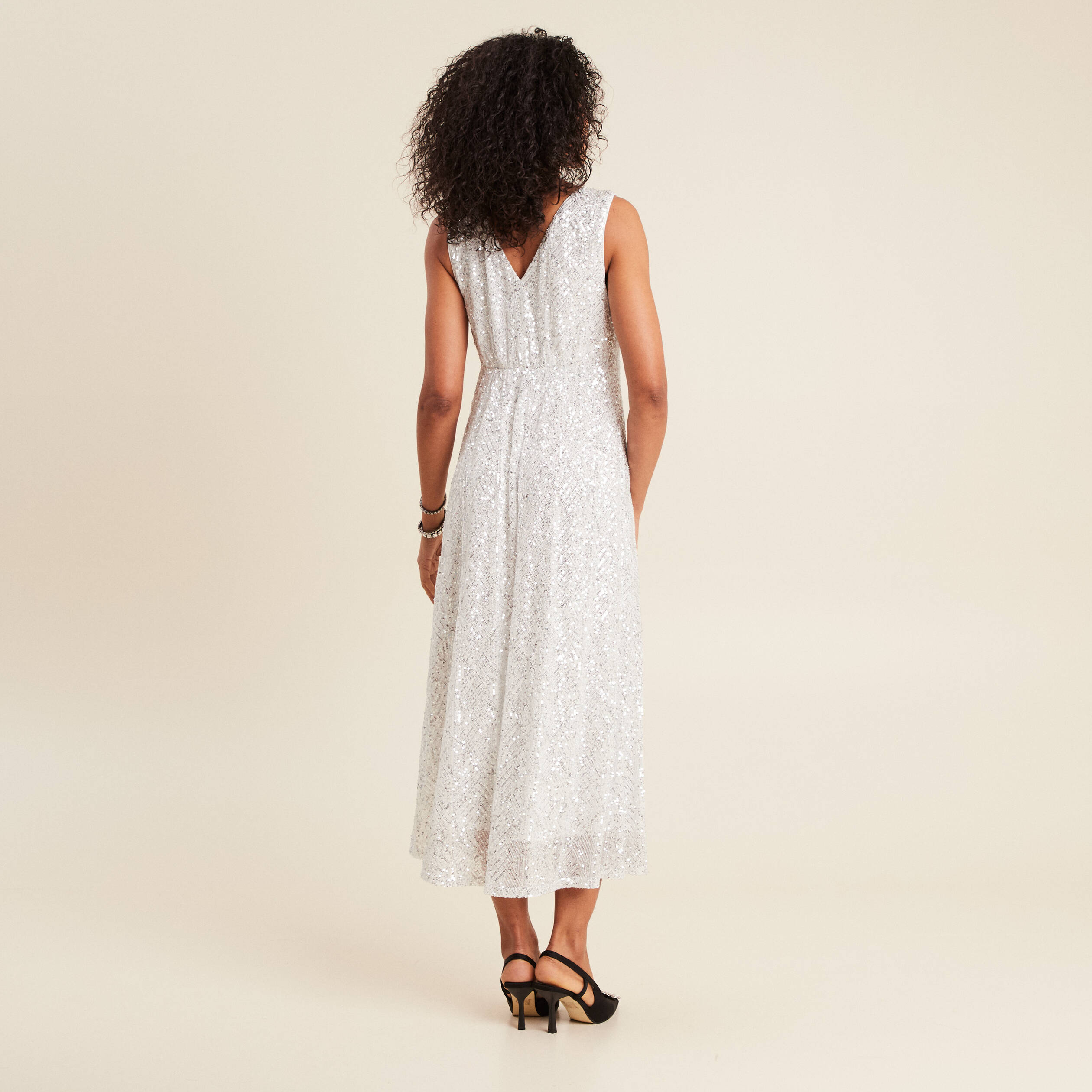 Robe longue ajustée sequins couleur argent femme