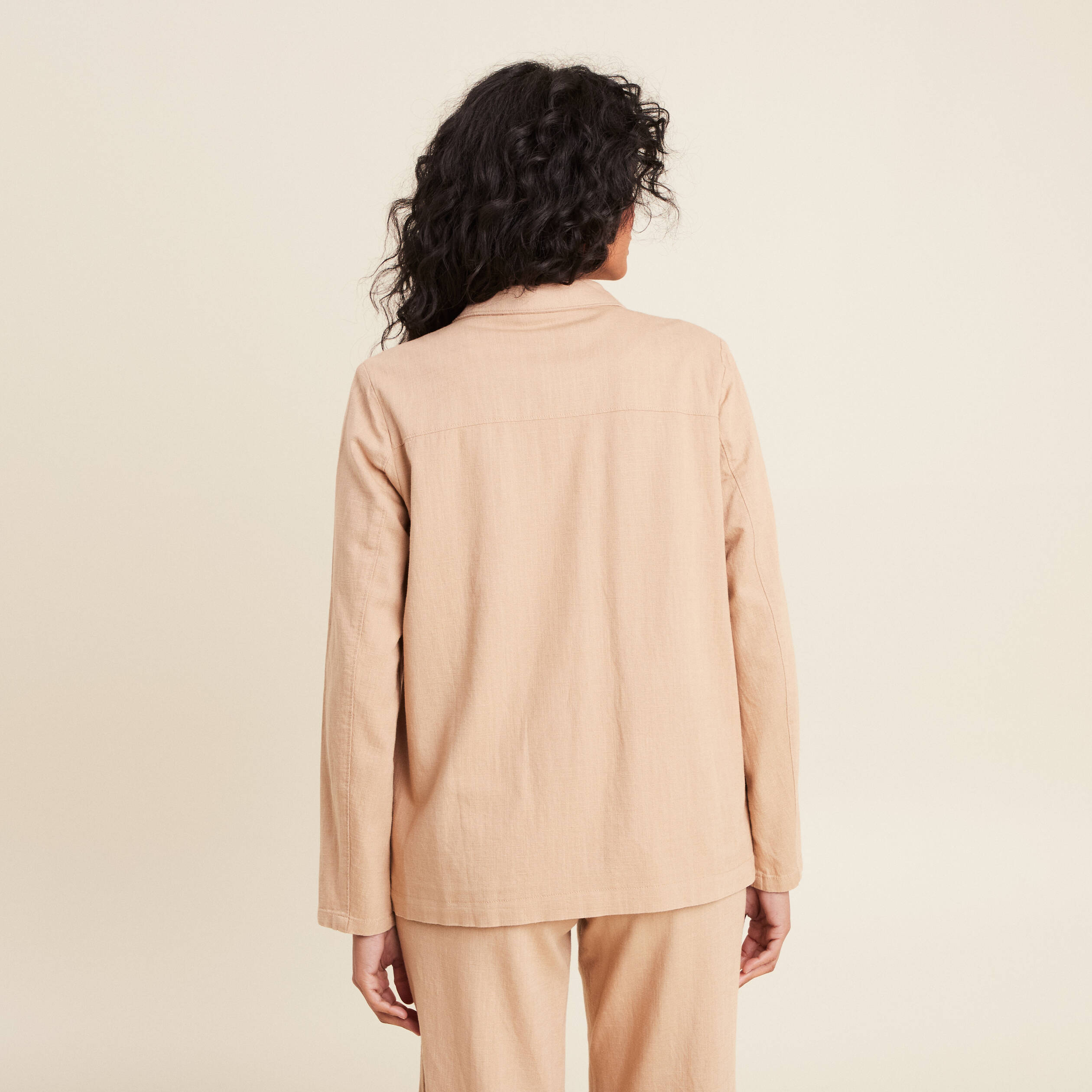 Surchemise boutonnée brodée sable femme