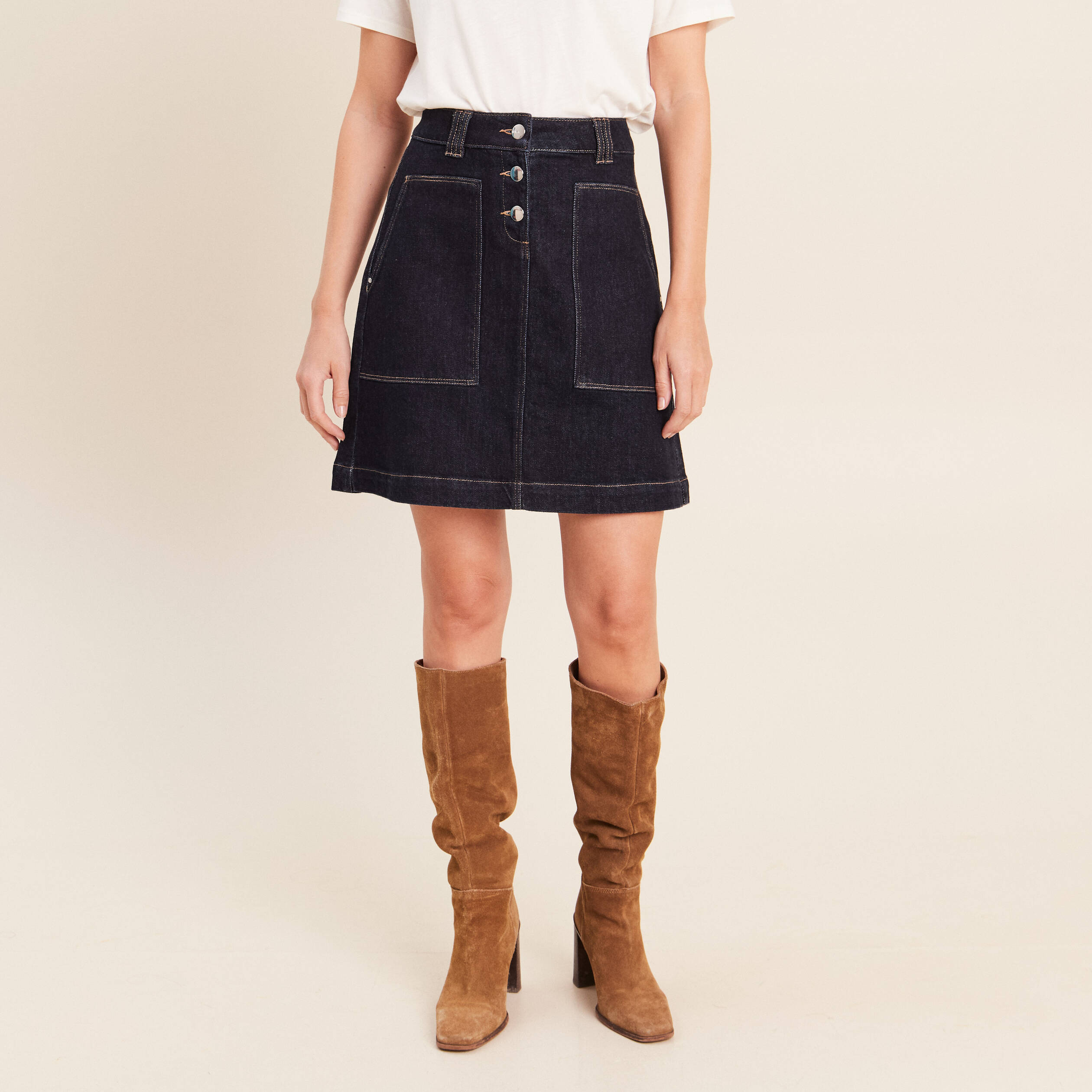 Jupe courte trap&egrave;ze en jean denim brut femme
