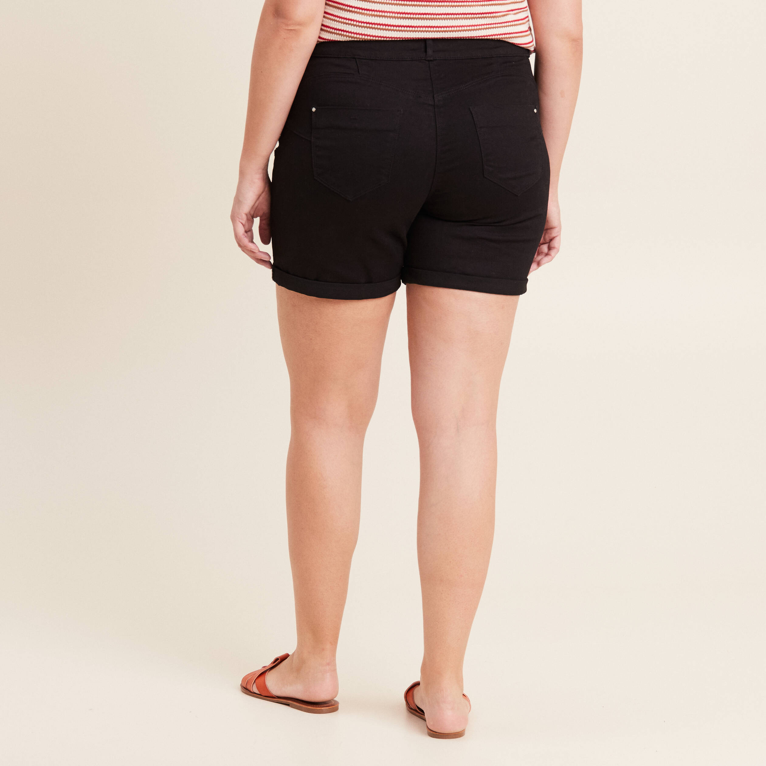 Short droit en jean noir femme