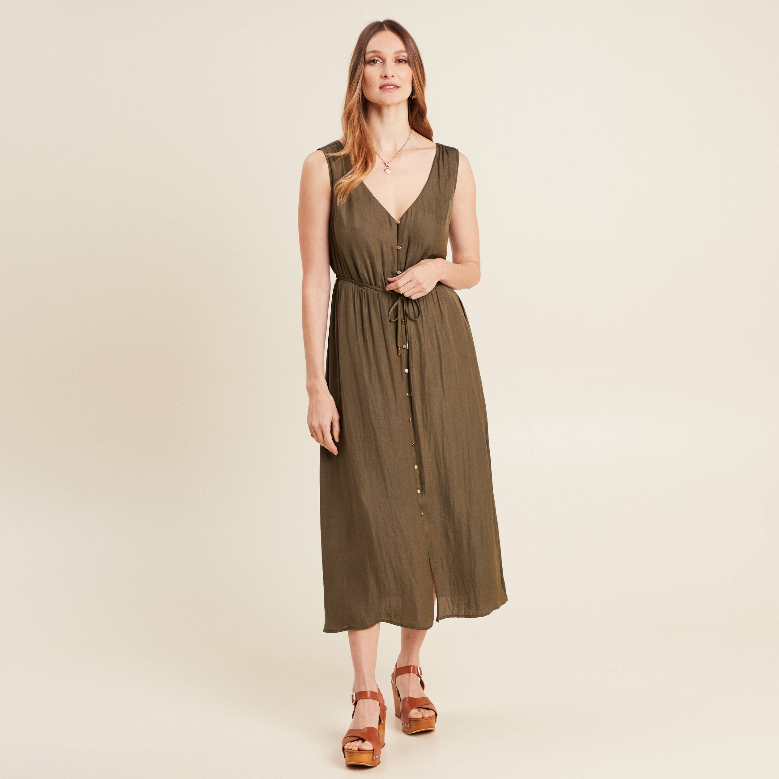 robe midi evasee satin vert kaki femme Robe midi évasée satin vert kaki femme