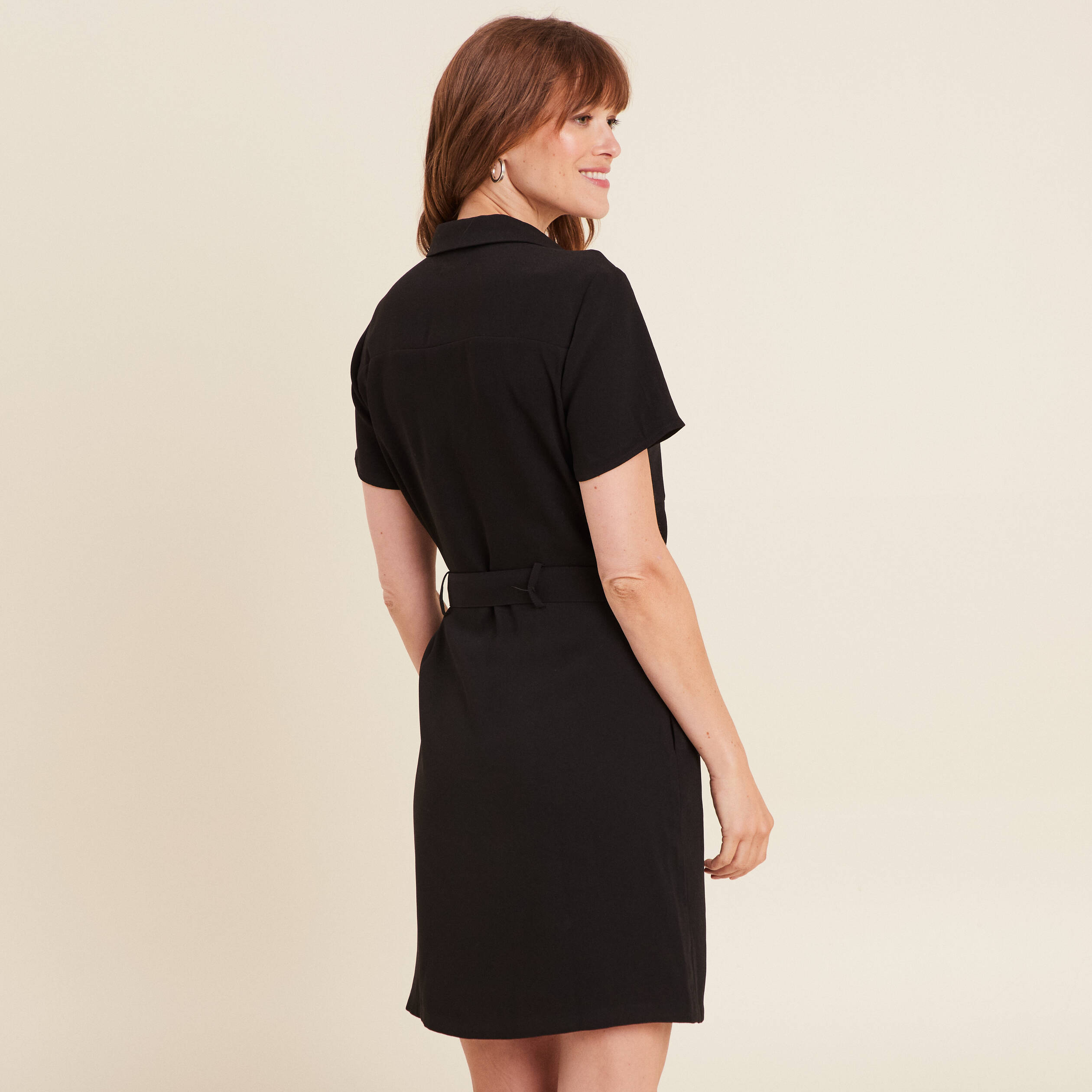 Robe courte manches courtes noir femme