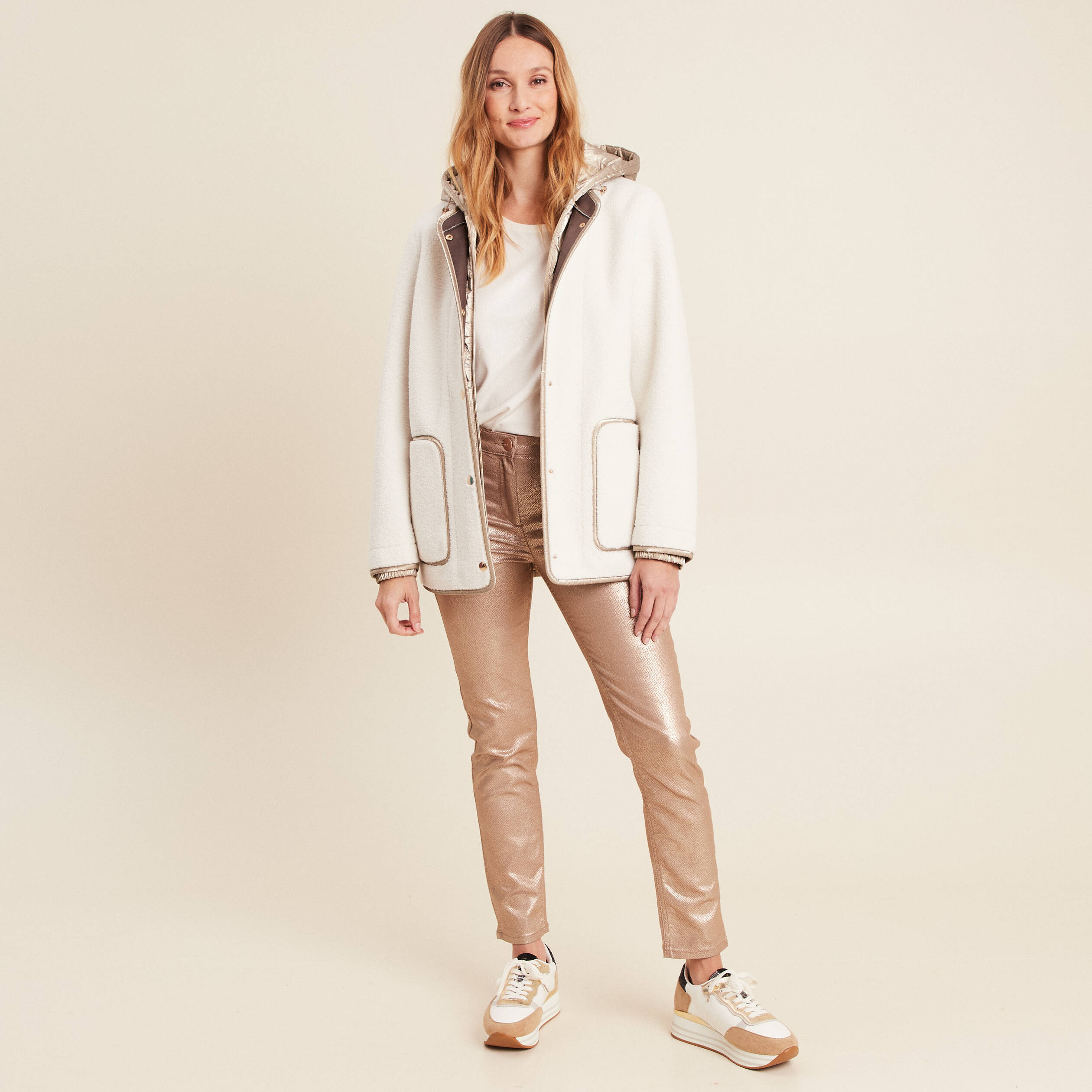Pantalon ajusté enduit 7/8ème couleur or femme