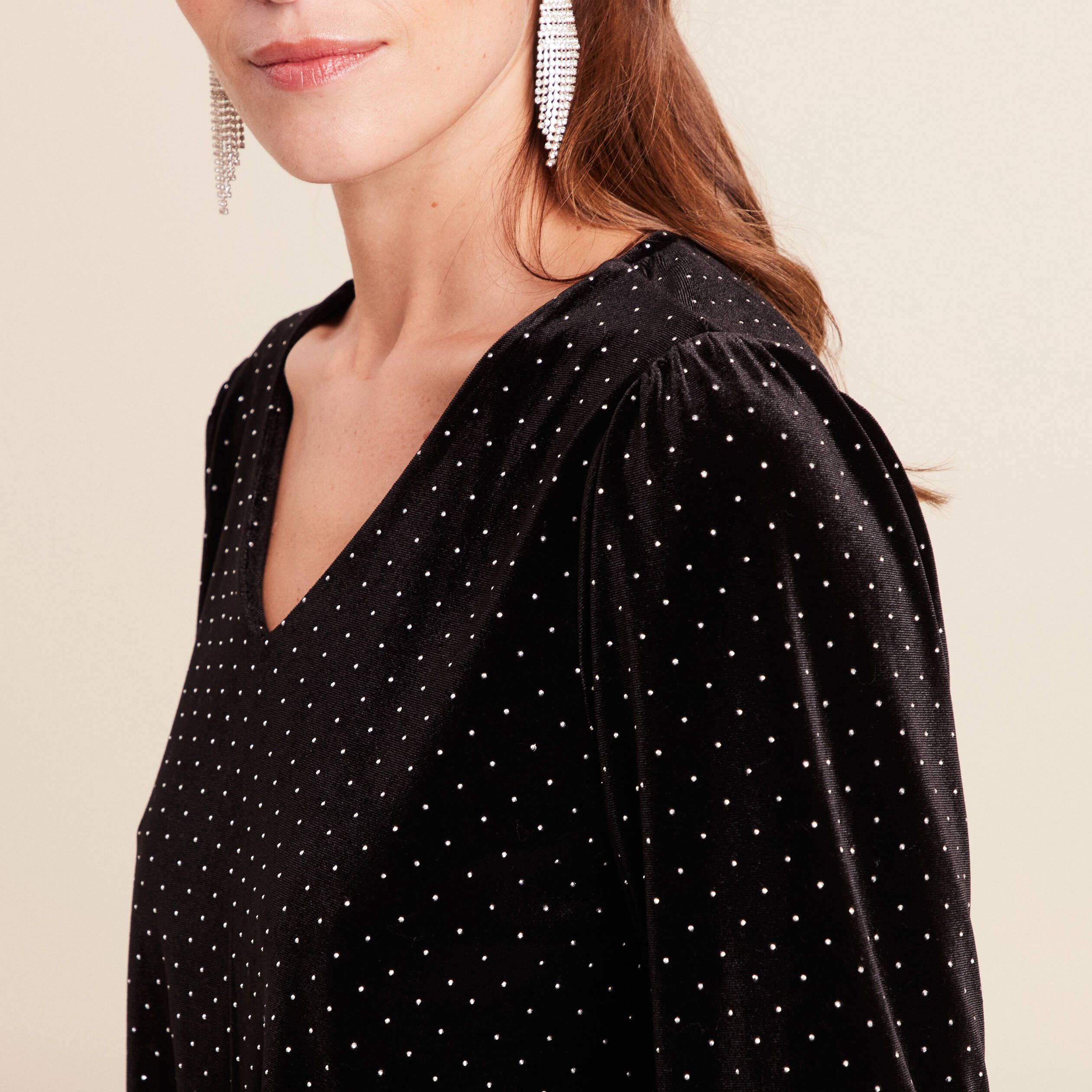 T-shirt velours col v manches 3/4 strass noir femme
