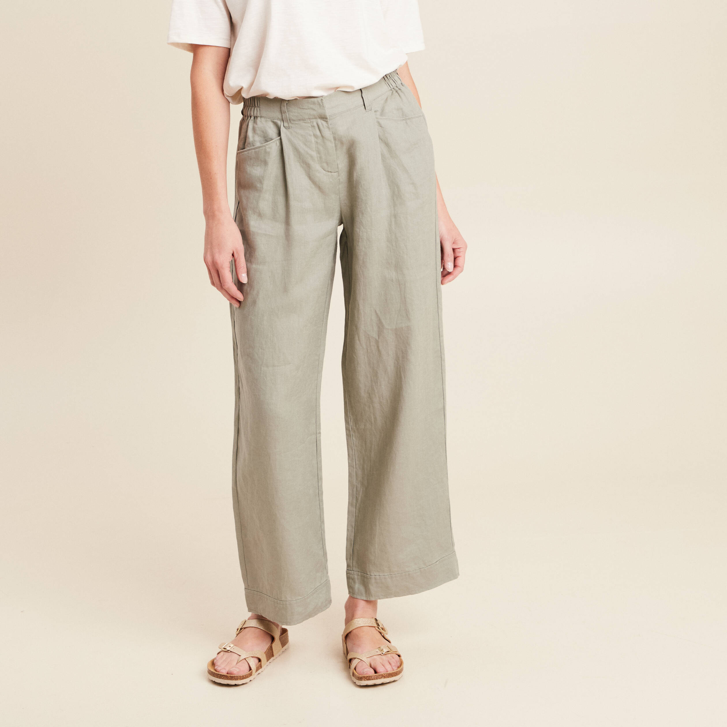 Pantalon droit 7/8ème en lin vert clair femme