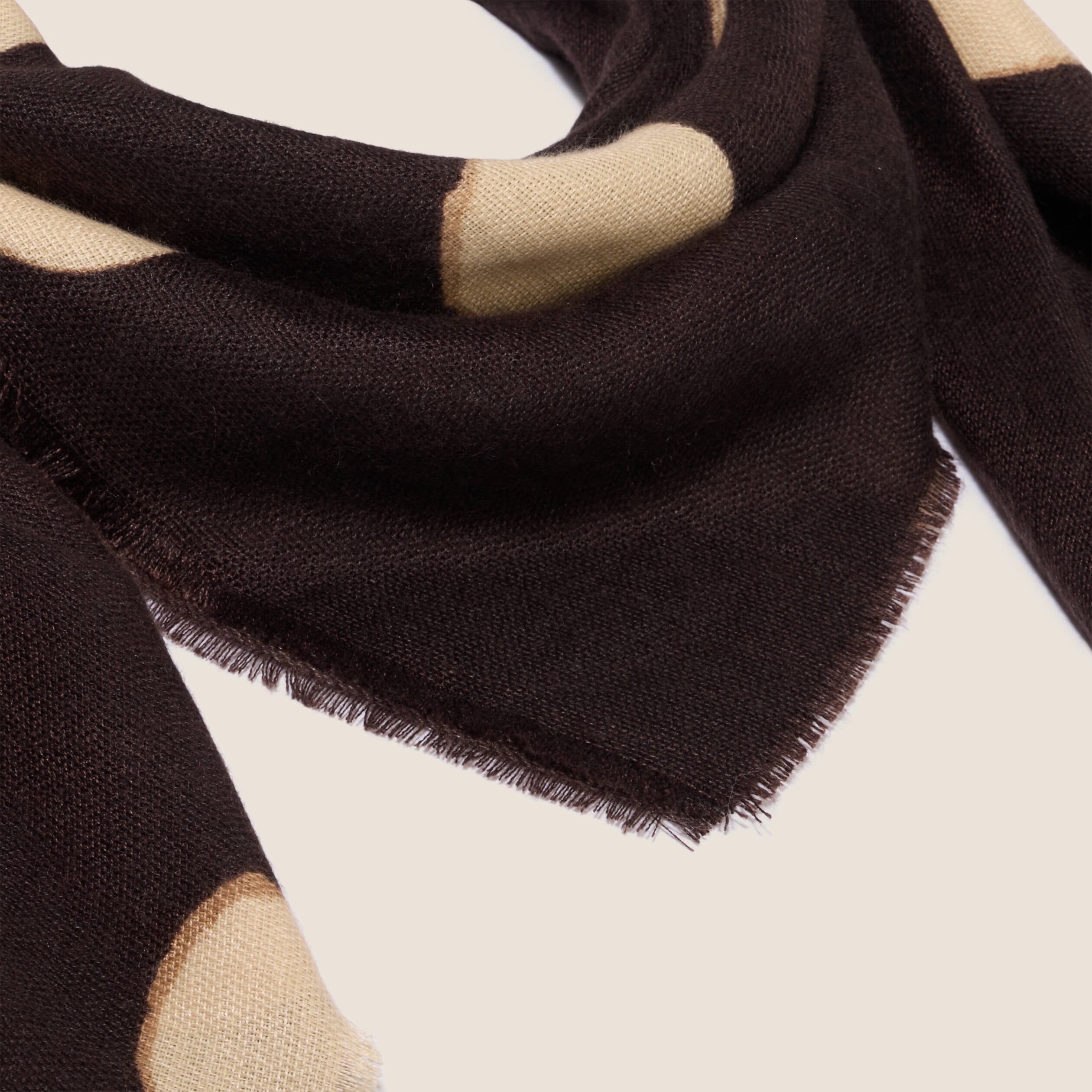 Foulard marron fonc&eacute; femme