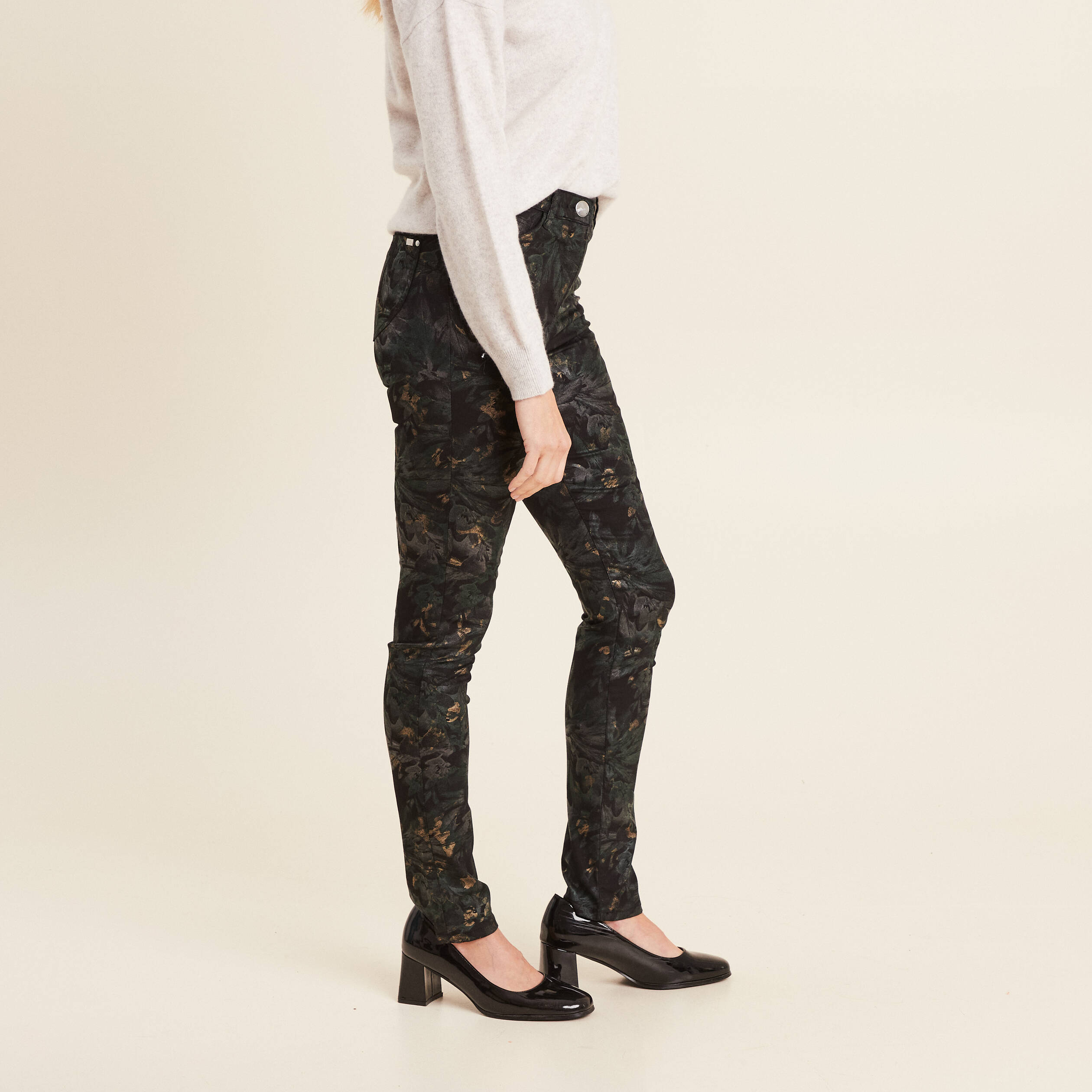 Pantalon ajusté noir femme