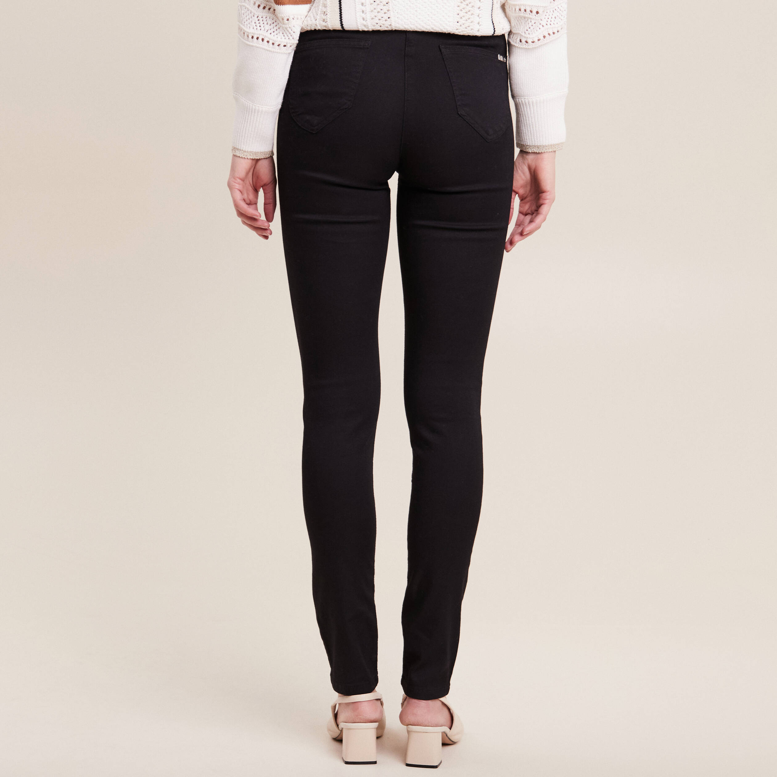 Pantalon magique Le L&eacute;ger coupe ajust&eacute;e noir femme