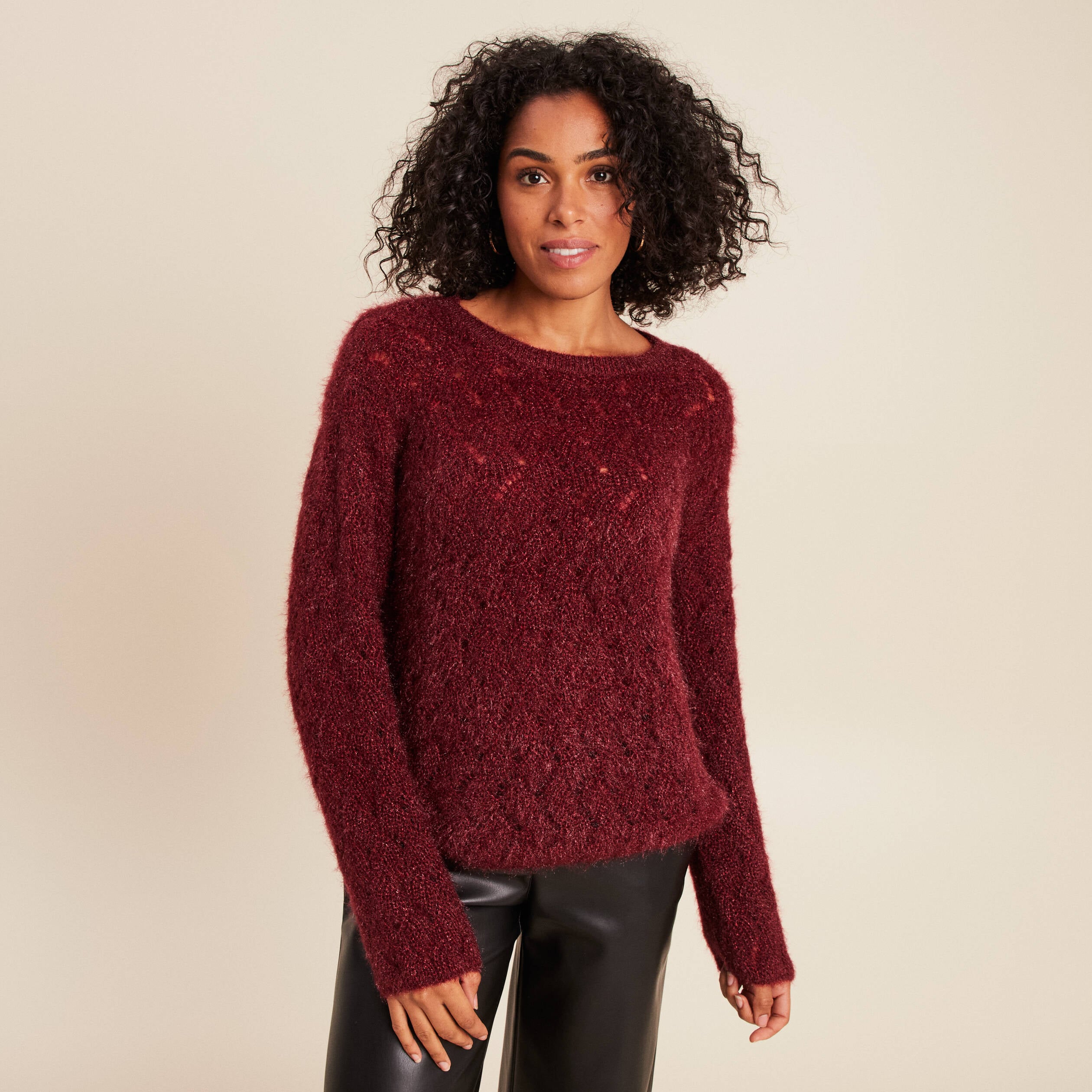 Pull manches longues ajour&eacute; bordeaux femme