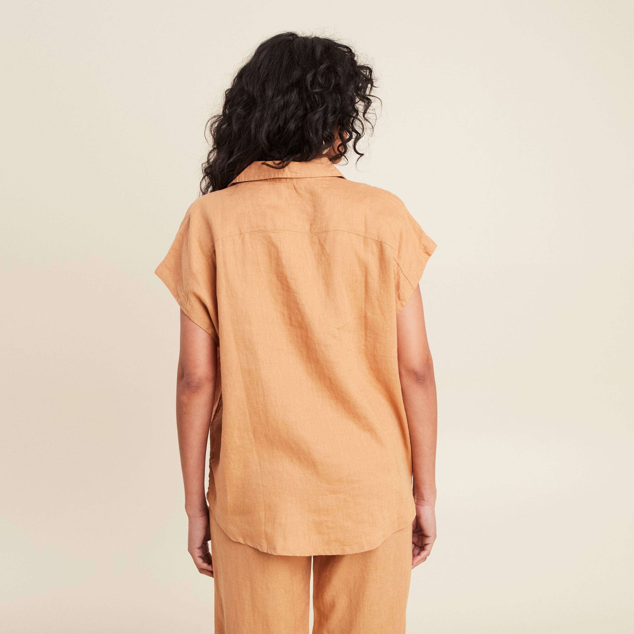 Chemise sans manches beige femme