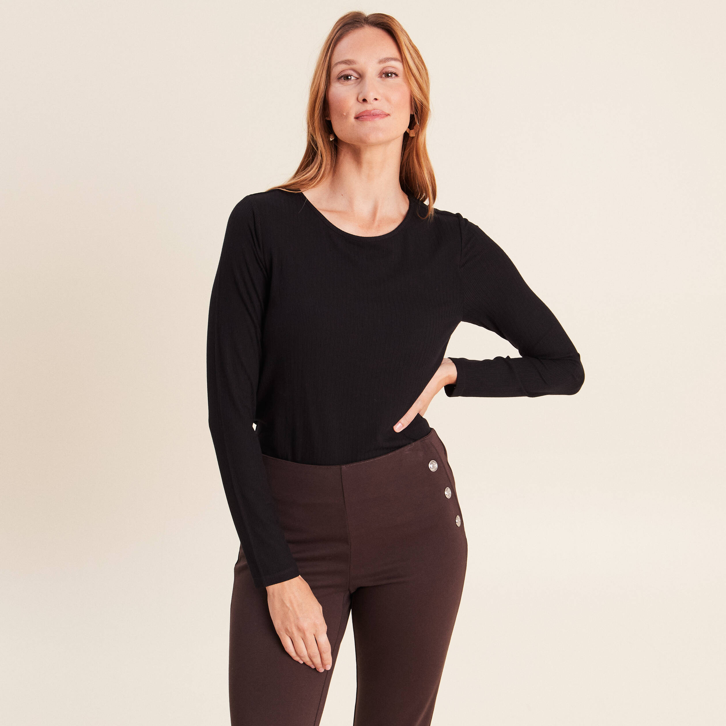 T-shirt ajust&eacute; col rond manches longues noir femme