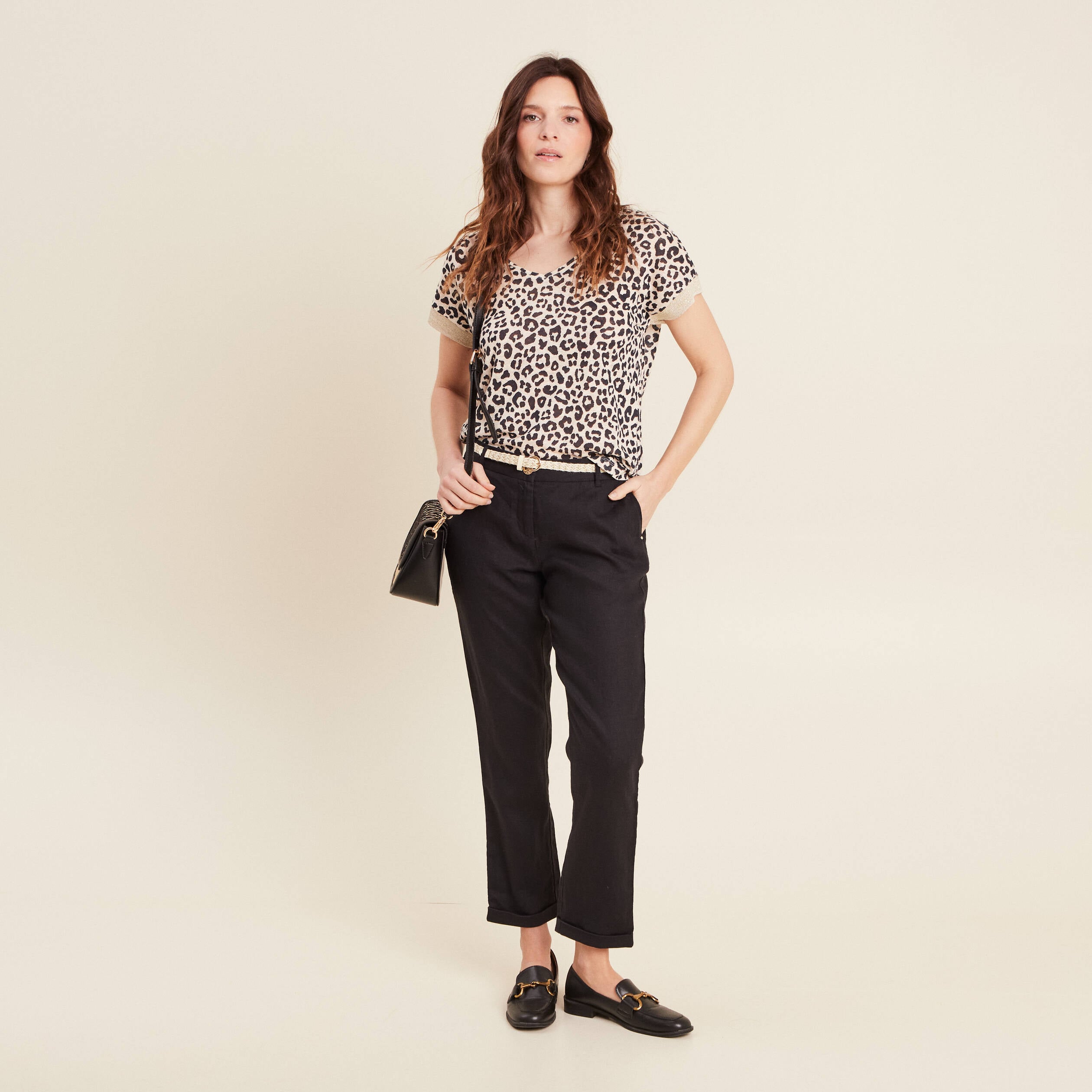 Pantalon coupe chino en lin ceintur&eacute; noir femme