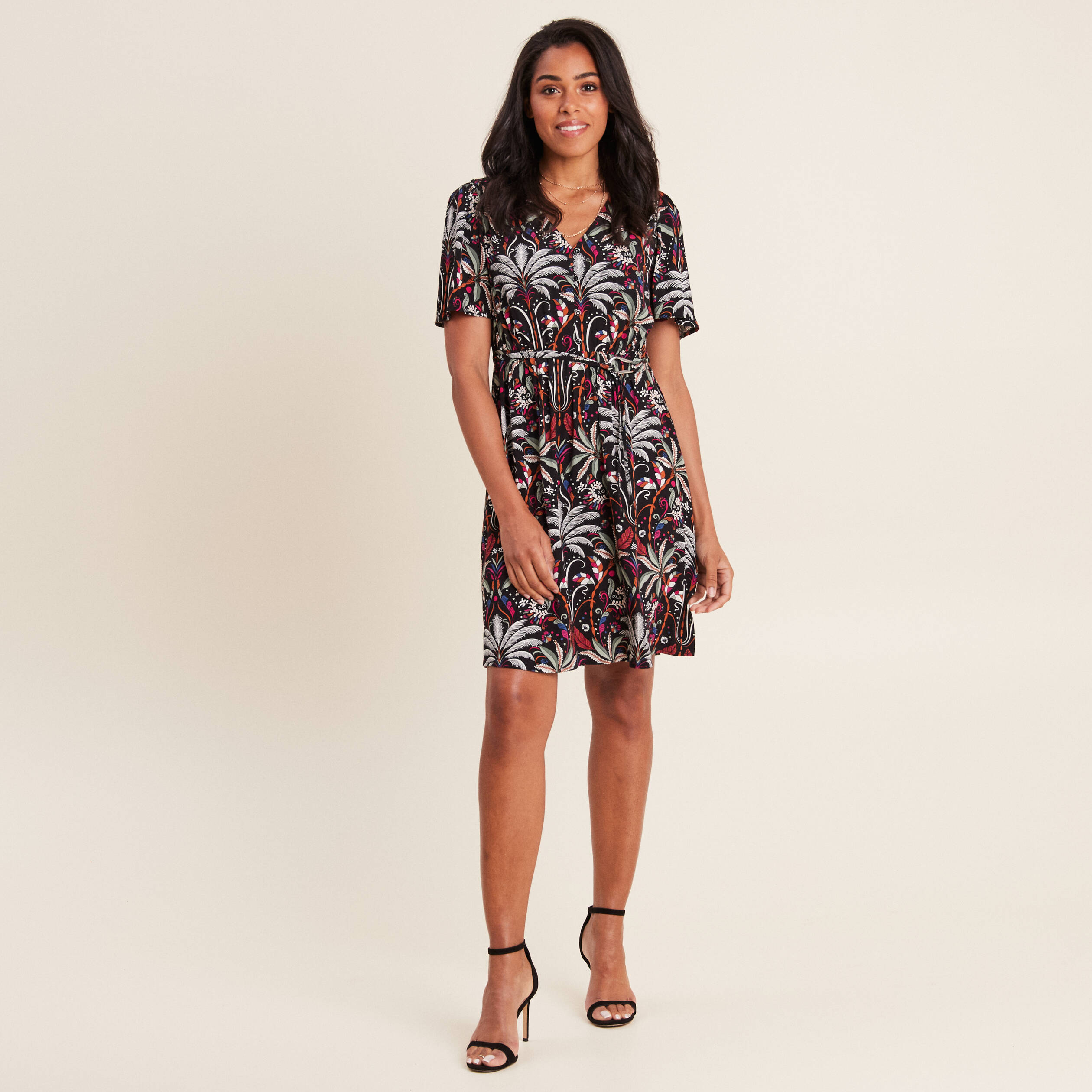 robe evasee manches courtes noir femme Robe évasée manches courtes noir femme