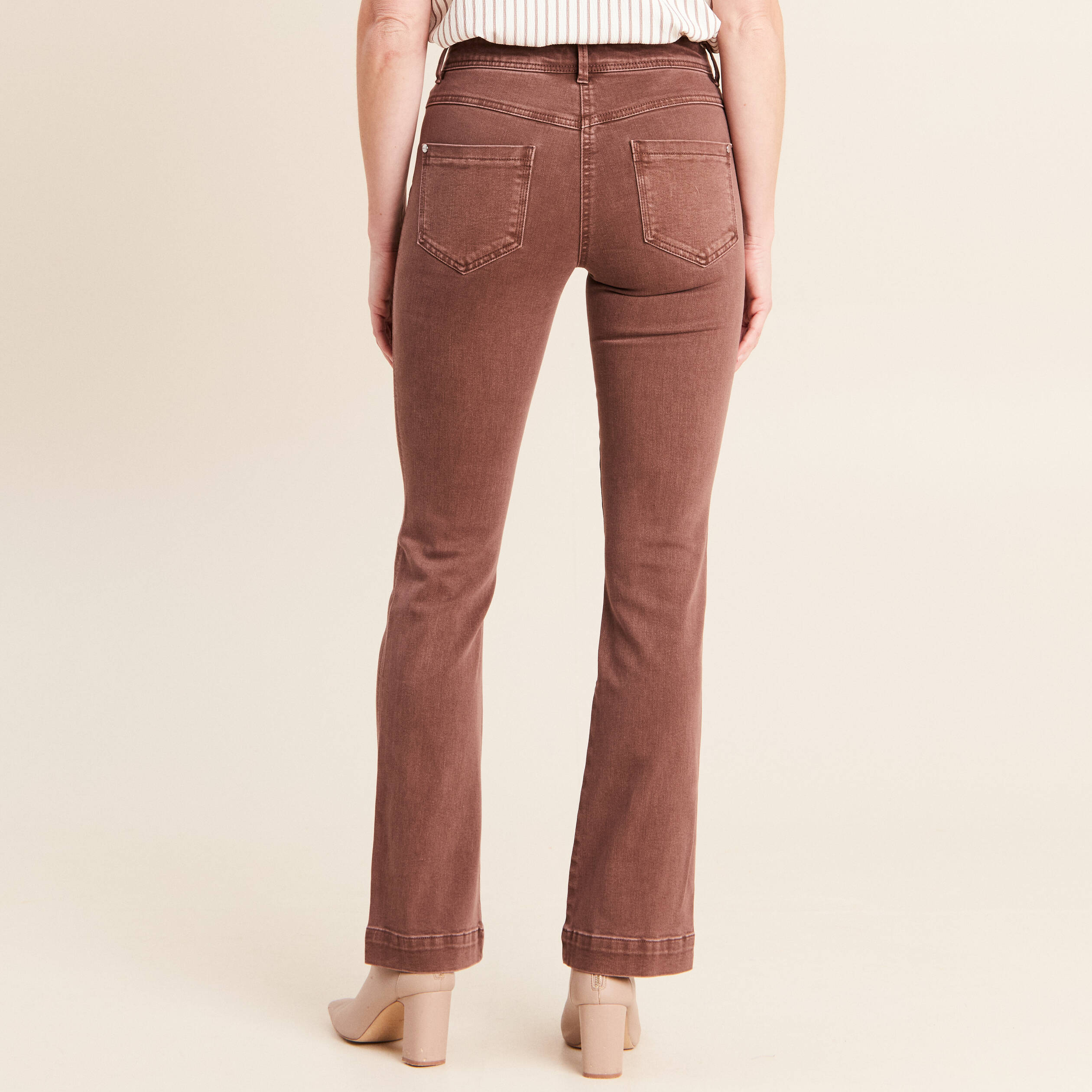 Jean bootcut taille bascul&eacute;e marron femme