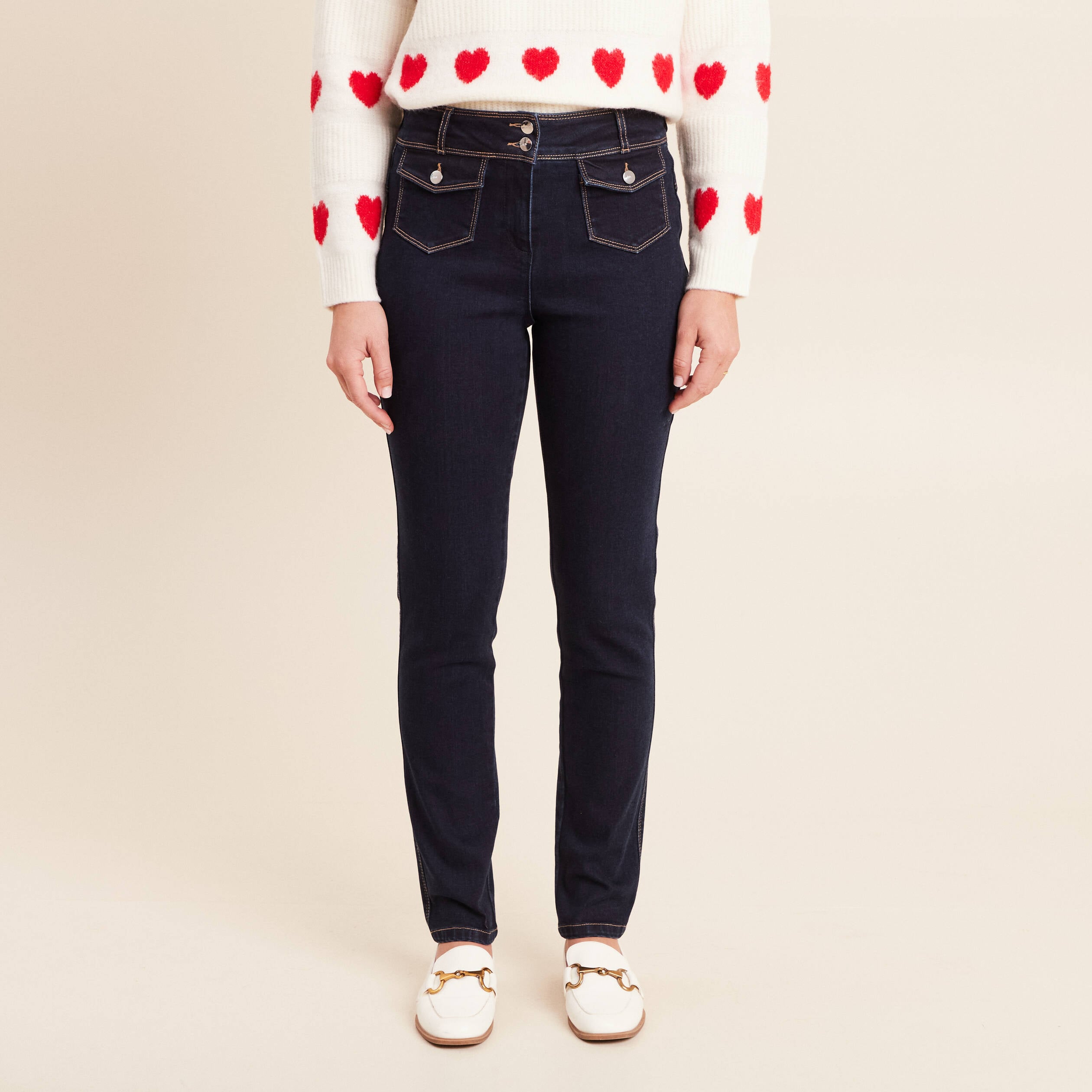 Jean ajust&eacute; taille haute longue denim brut femme