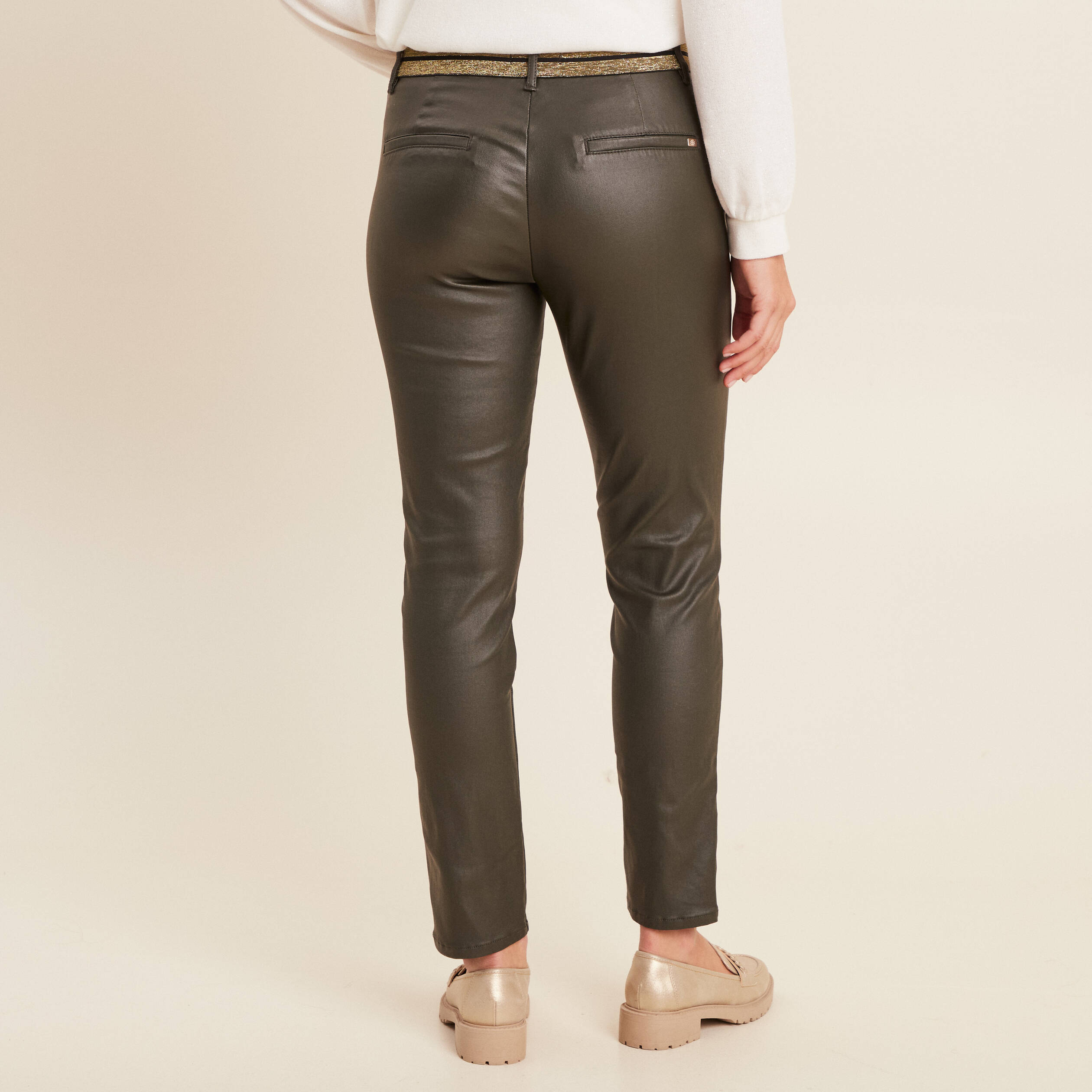 Pantalon ajusté enduit 7/8ème vert kaki femme