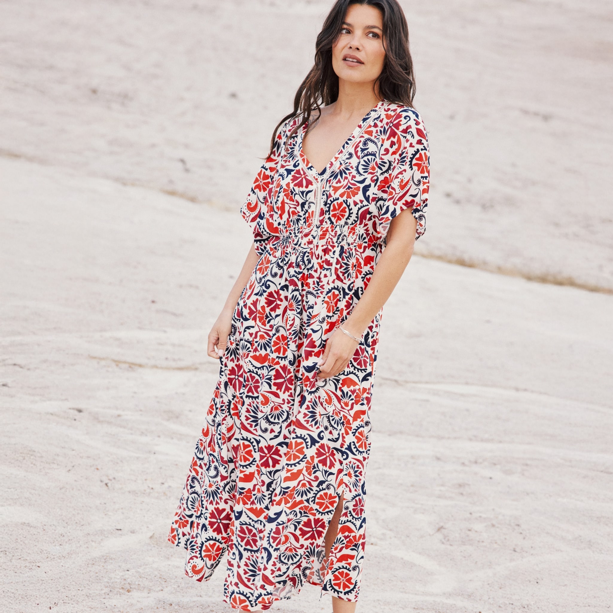 robe longue evasee col en v blanc femme Robe longue évasée col en V blanc femme