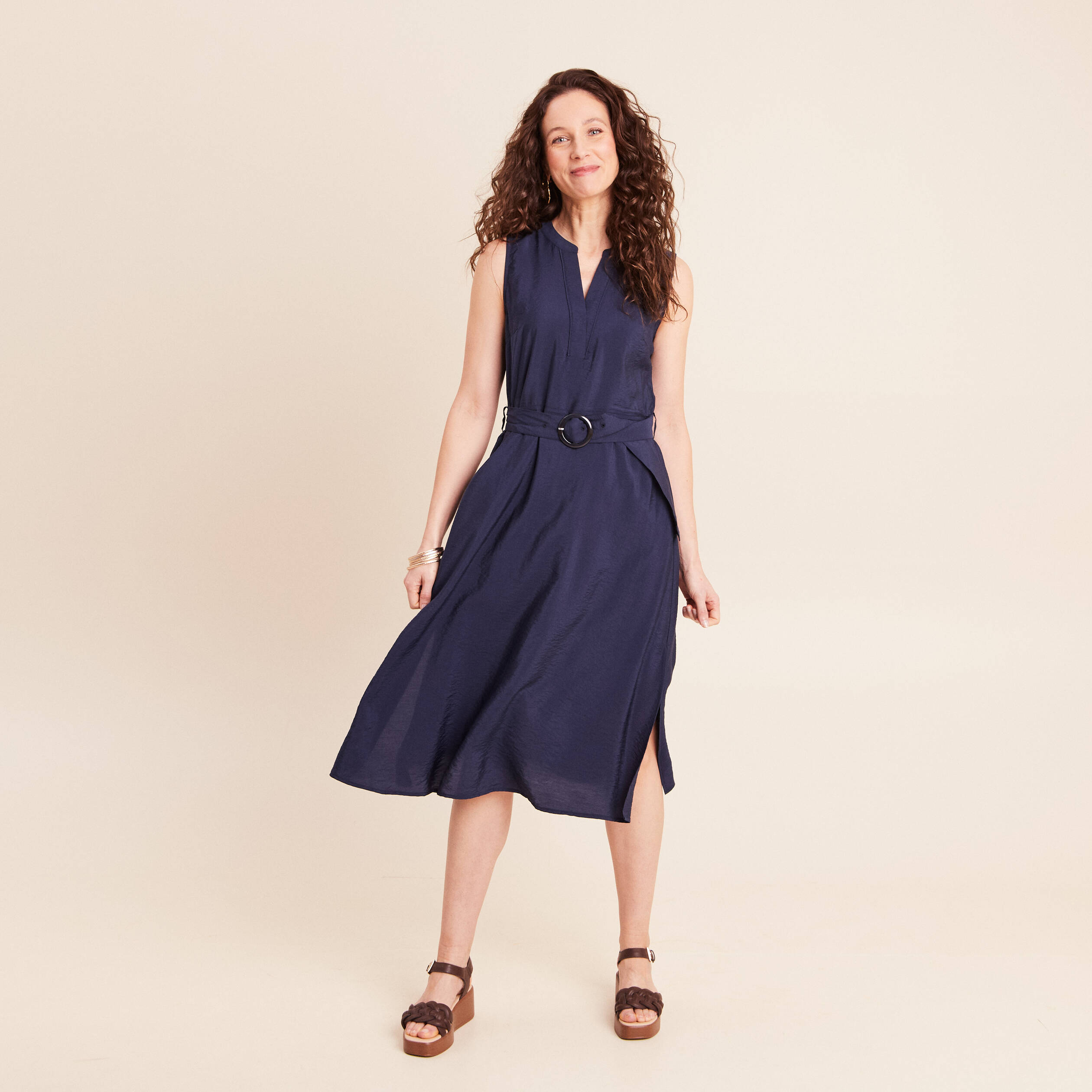 Robe &eacute;vas&eacute;e 3/4 sans manches ceinture bleu marine femme