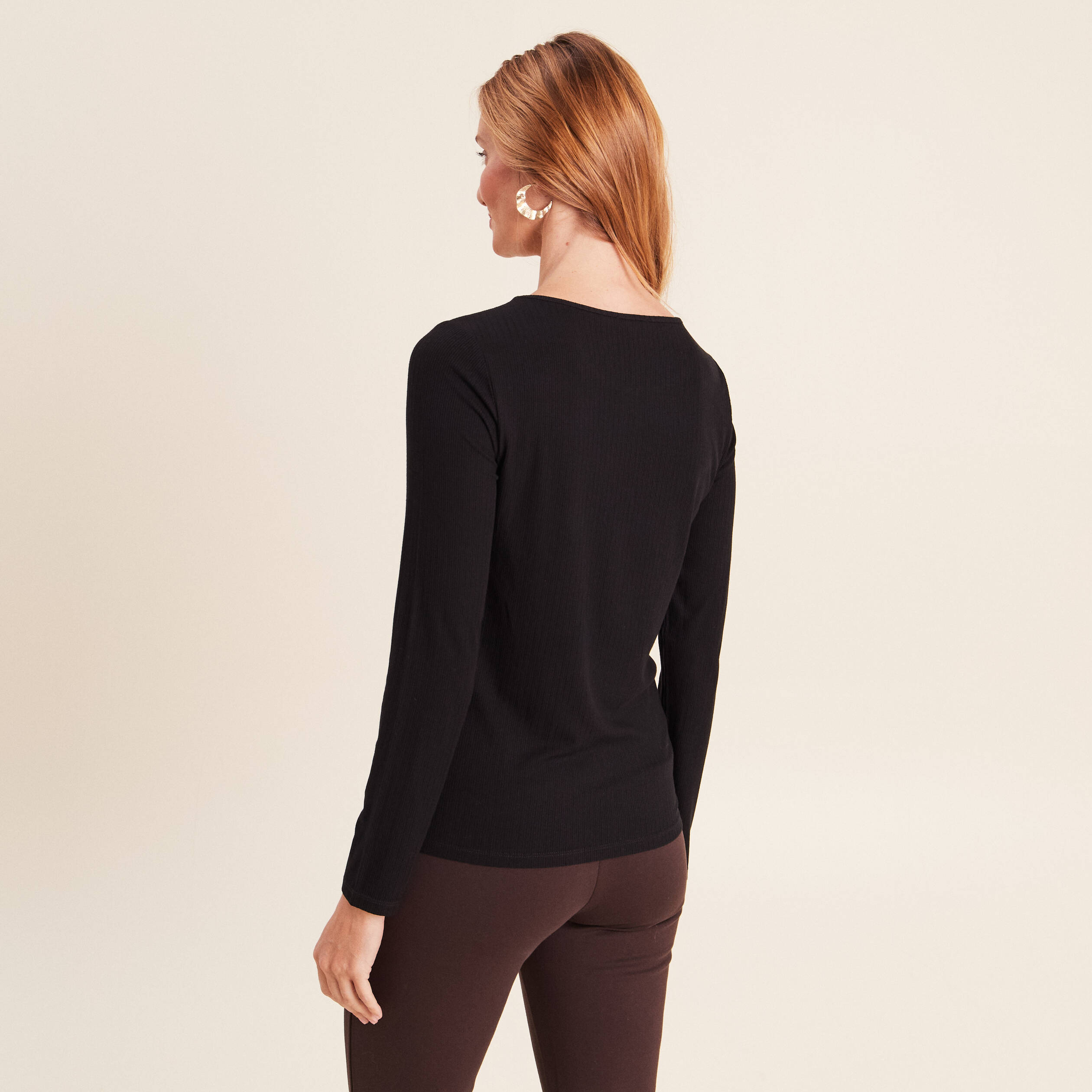 T-shirt ajust&eacute; col rond manches longues noir femme