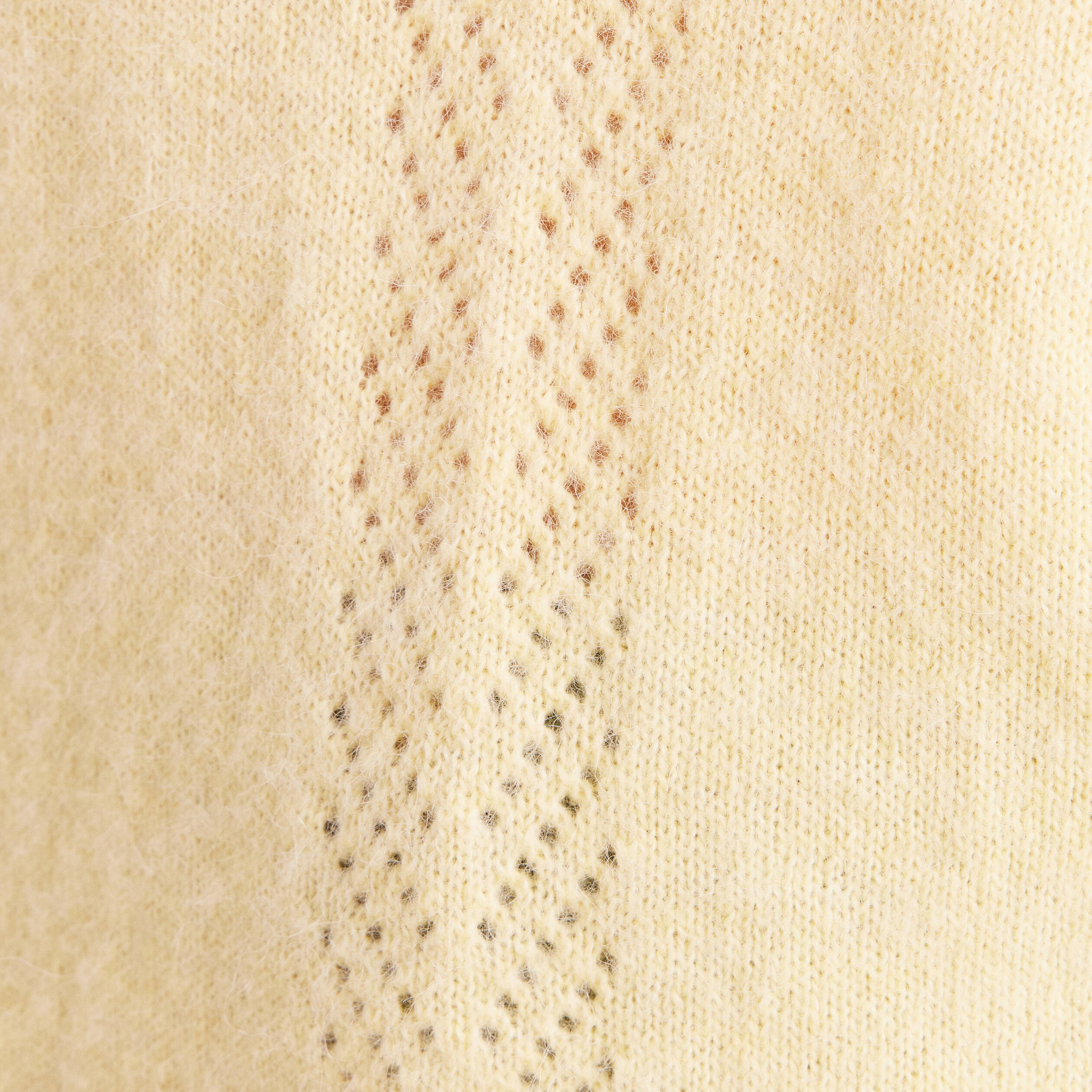 Pull confectionn&eacute; en France jaune pastel femme