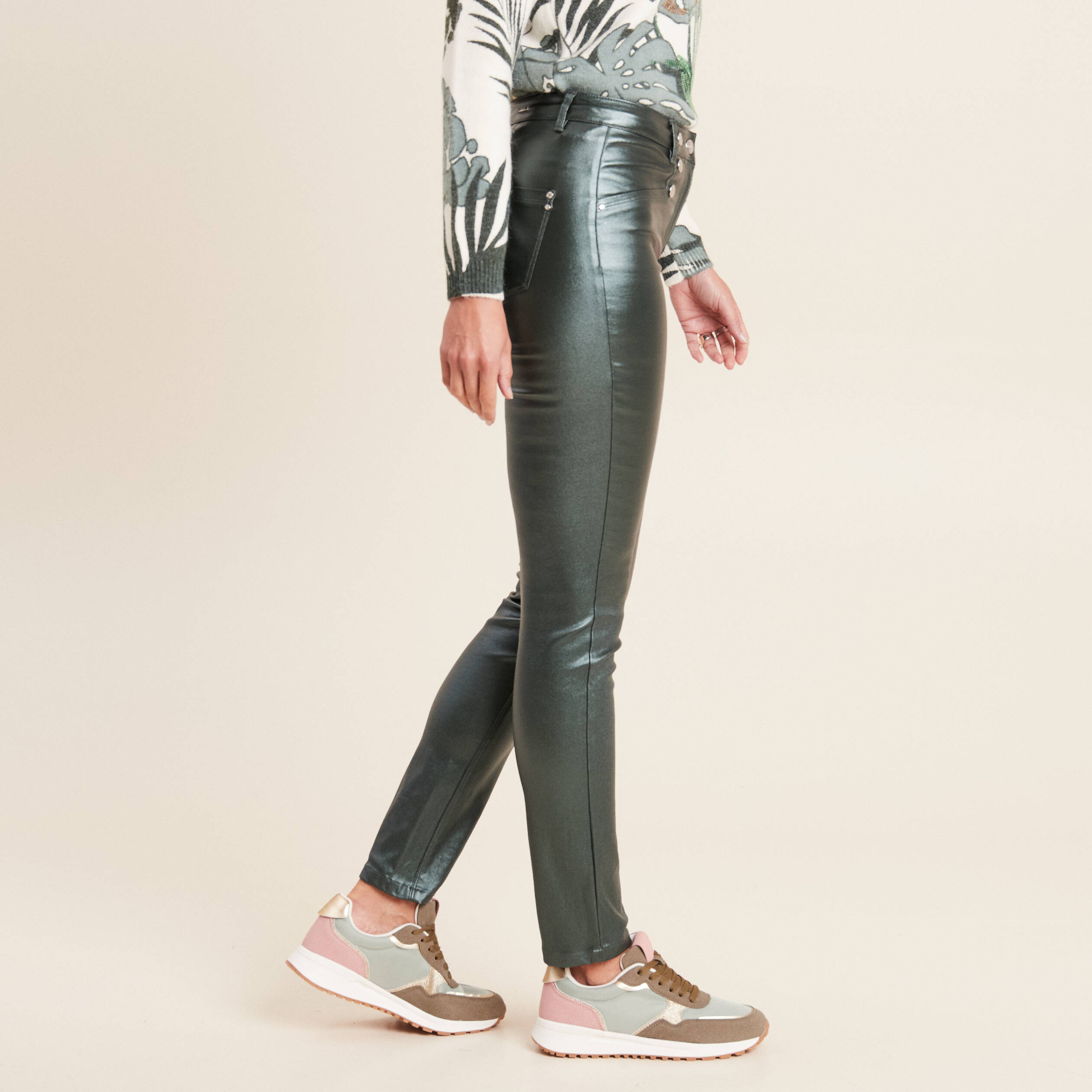 Pantalon ajusté enduit à pont vert foncé femme
