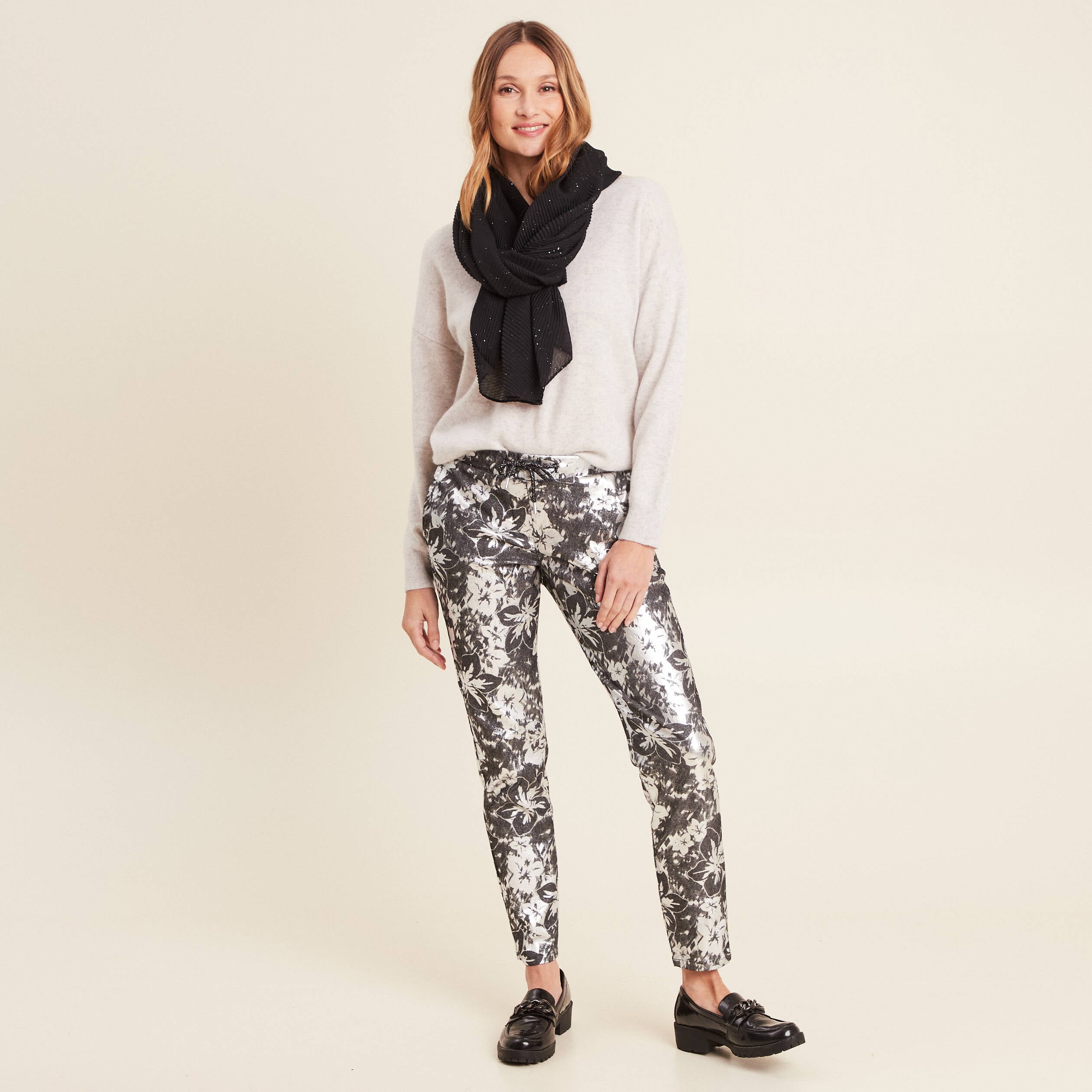Pantalon ajust&eacute; &agrave; coulisse noir femme
