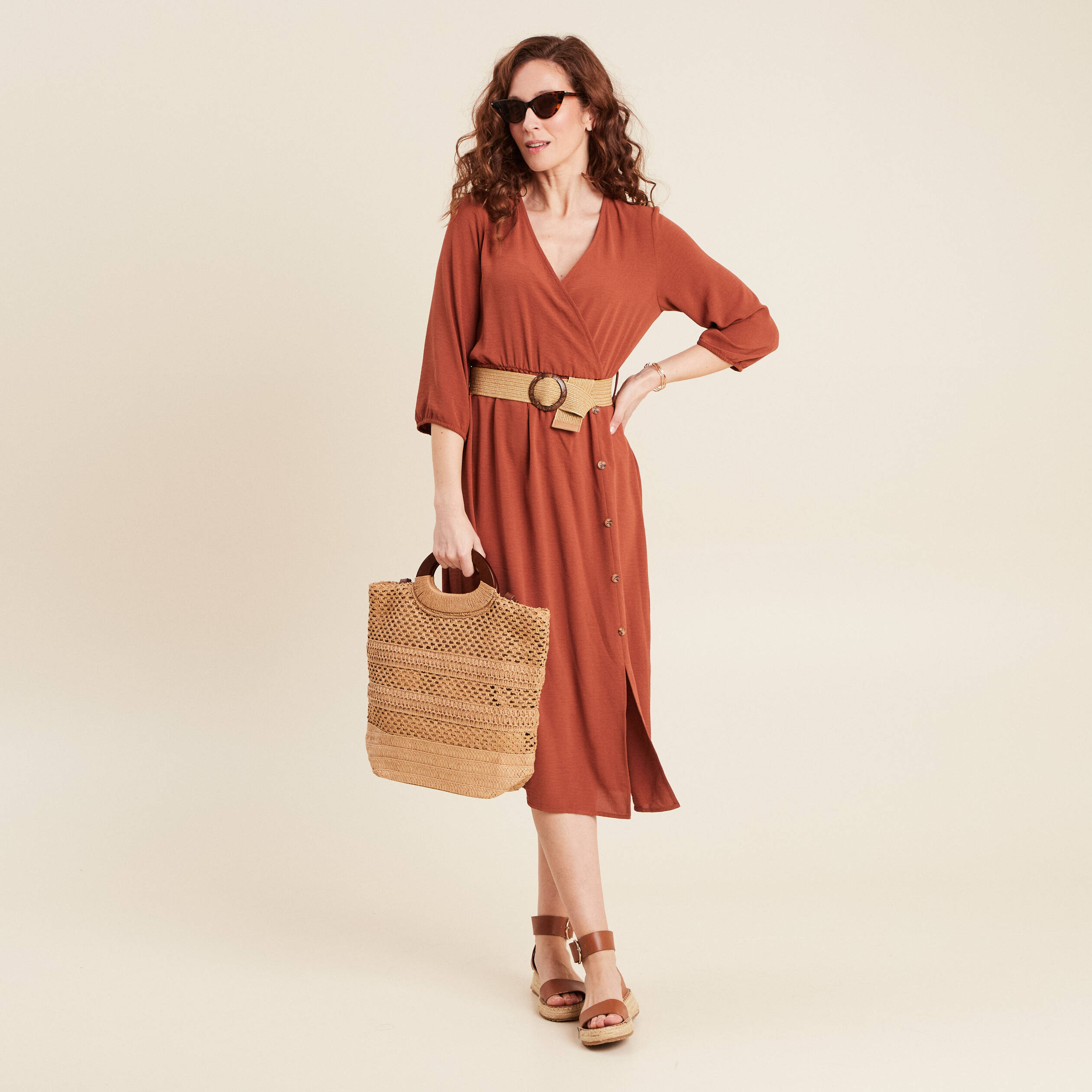 Robe droite ceinturée marron foncé femme