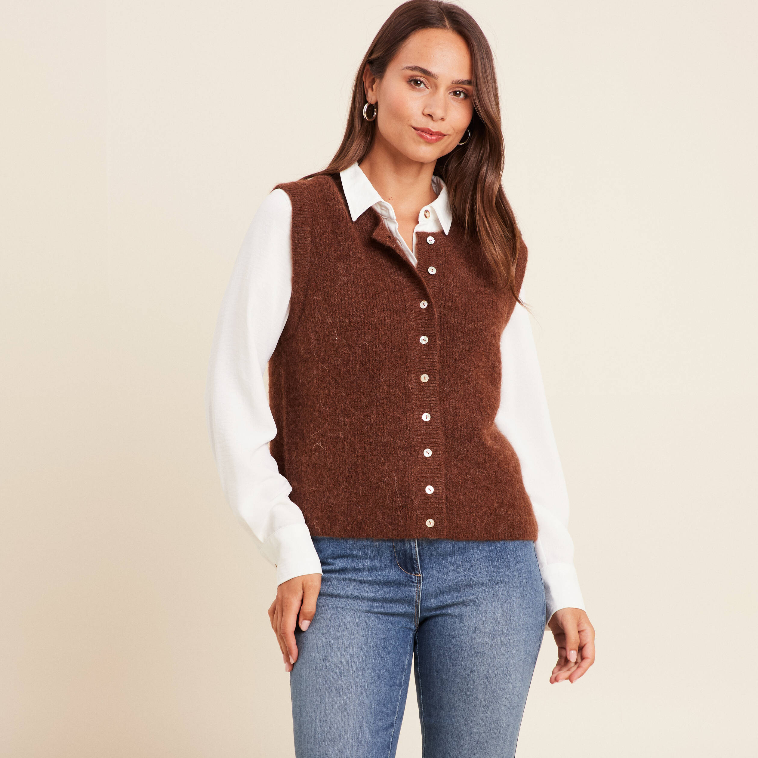 gilet droit mi long sans manches marron fonce femme Gilet droit mi-long sans manches marron foncé femme