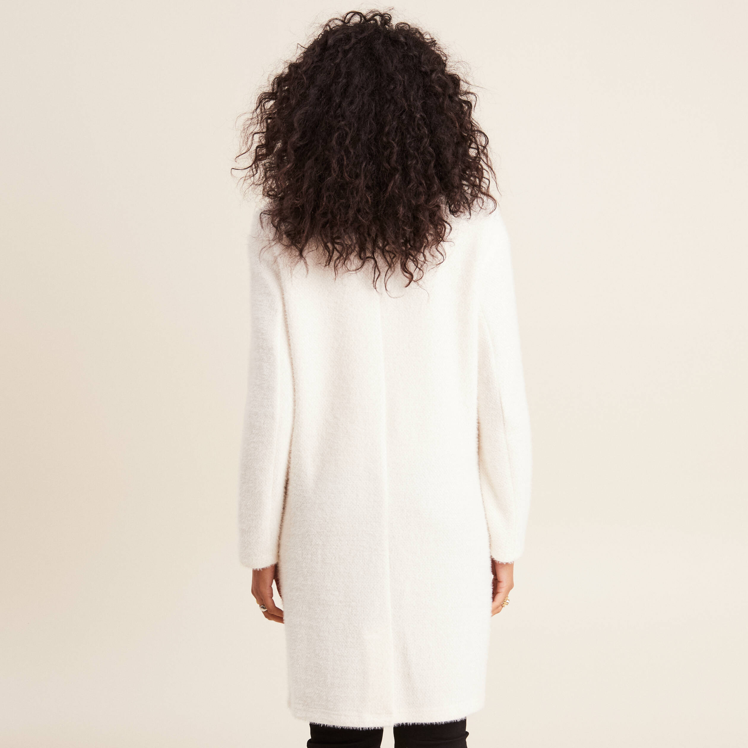 Gilet long boutonn&eacute; ecru femme