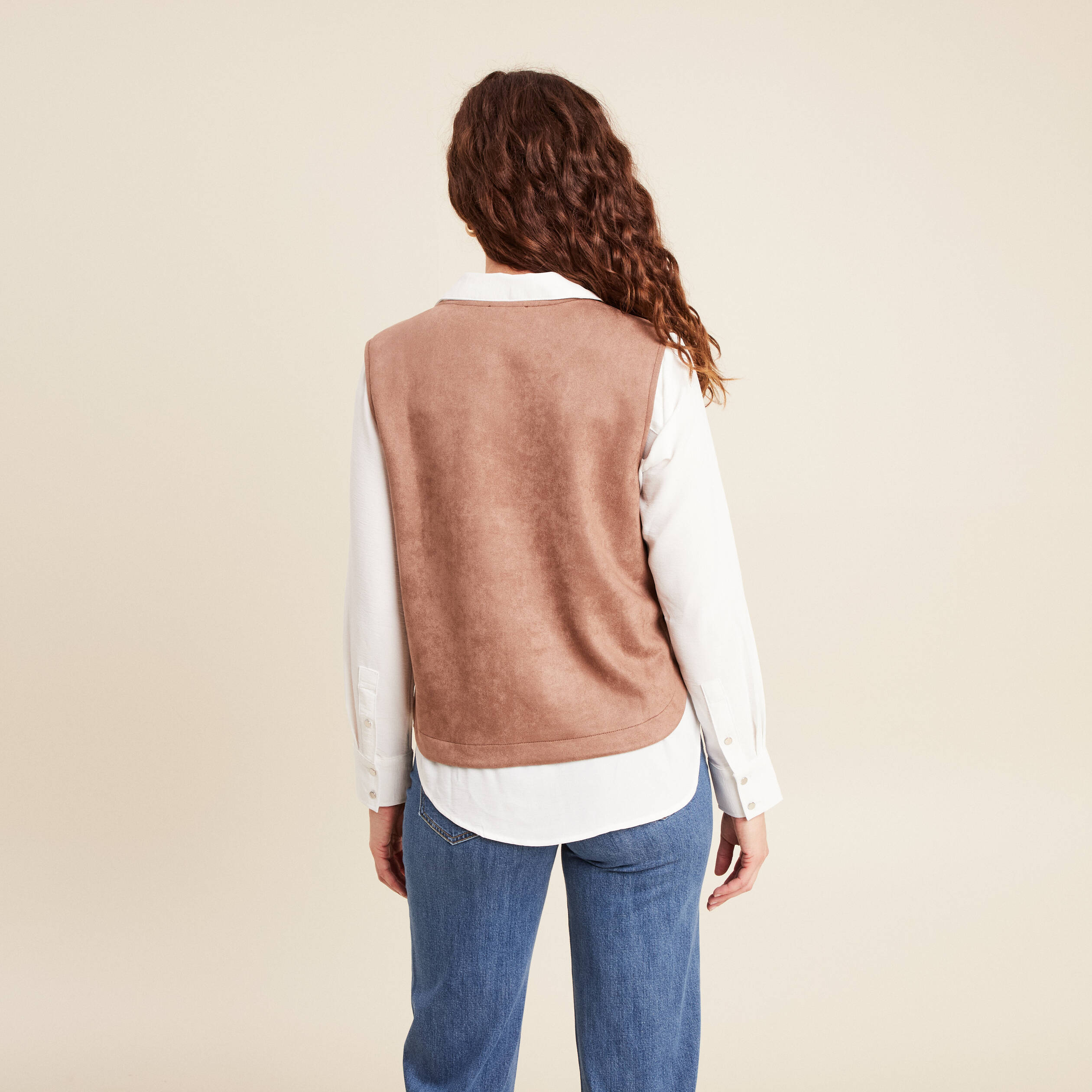Top cintr&eacute; sans manches col rond camel femme