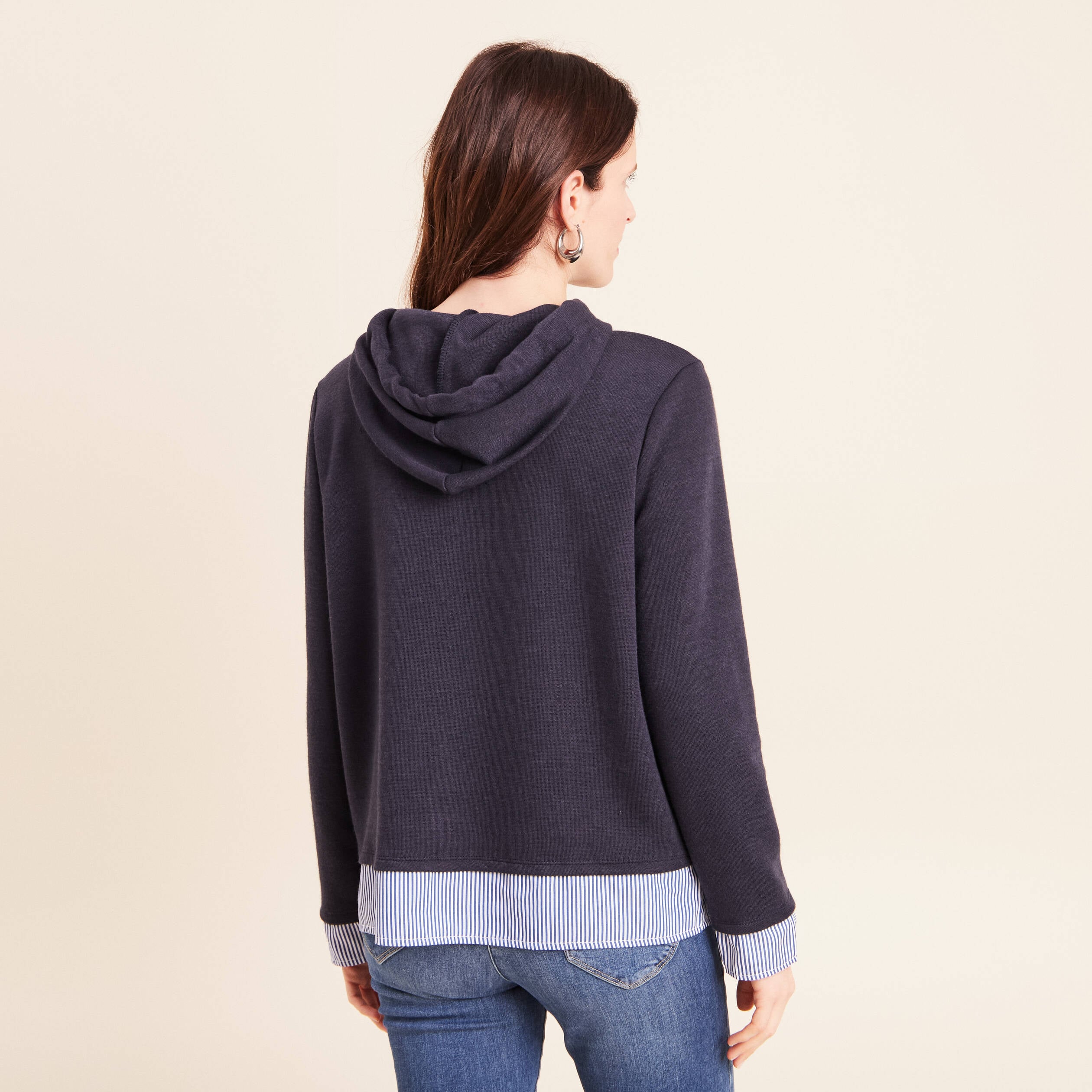 Sweat &agrave; capuche manches longues bleu marine femme